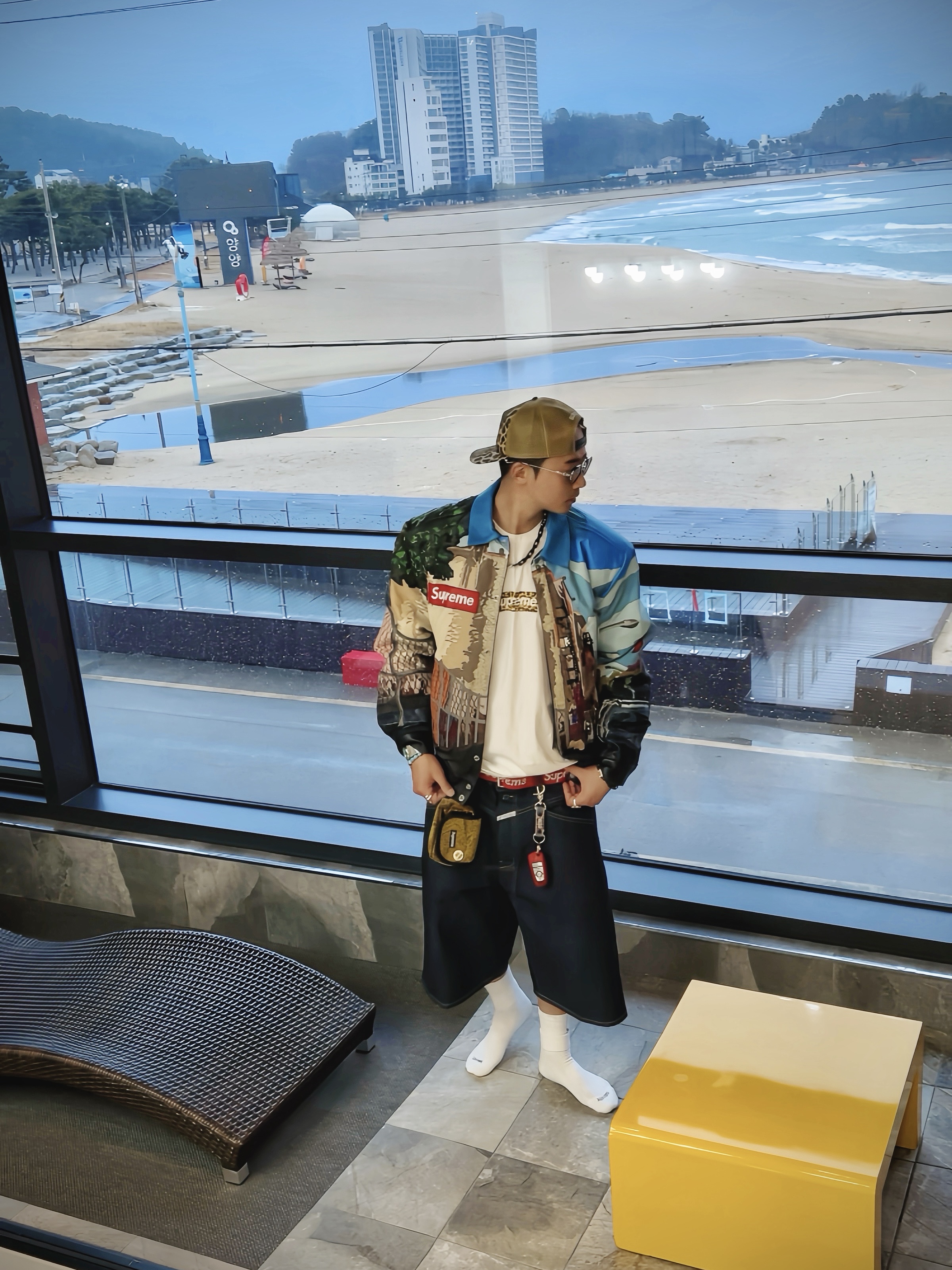 Supreme Jeff Hamilton Ridge Street Leather Jacket Multicolor - 22FW, Supreme x Toy Machine Mesh Back 5-Panel Leopard - 24SS 착용 스타일