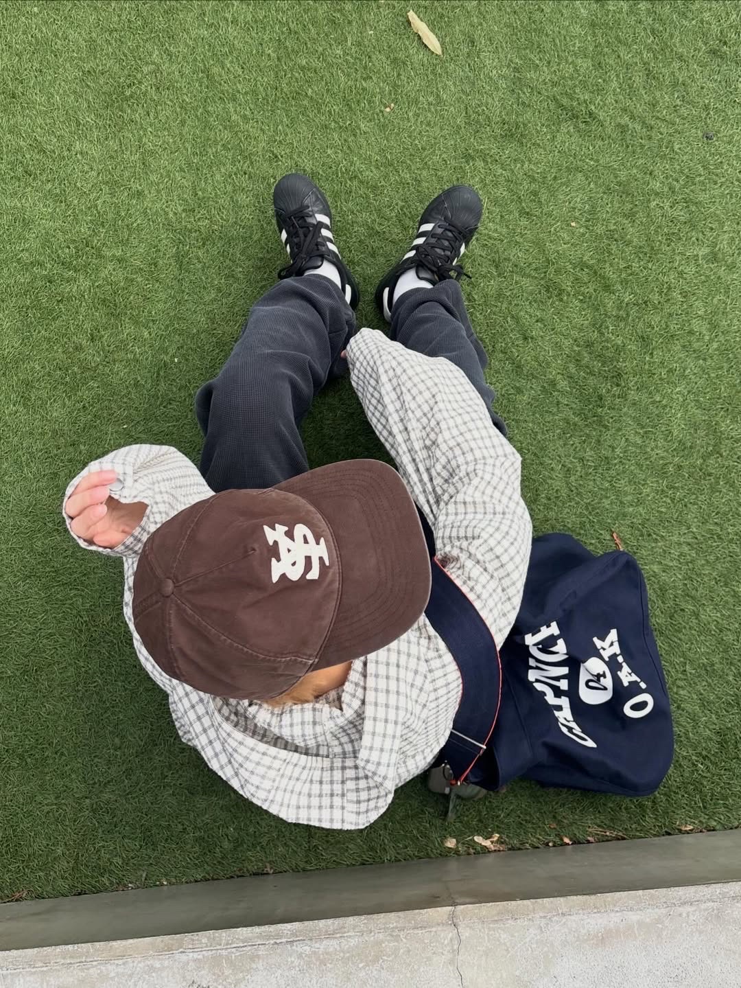 Sunday Ceremony Sy Logo 5 Panel Cotton Cap - Brown 착용 스타일 - 1