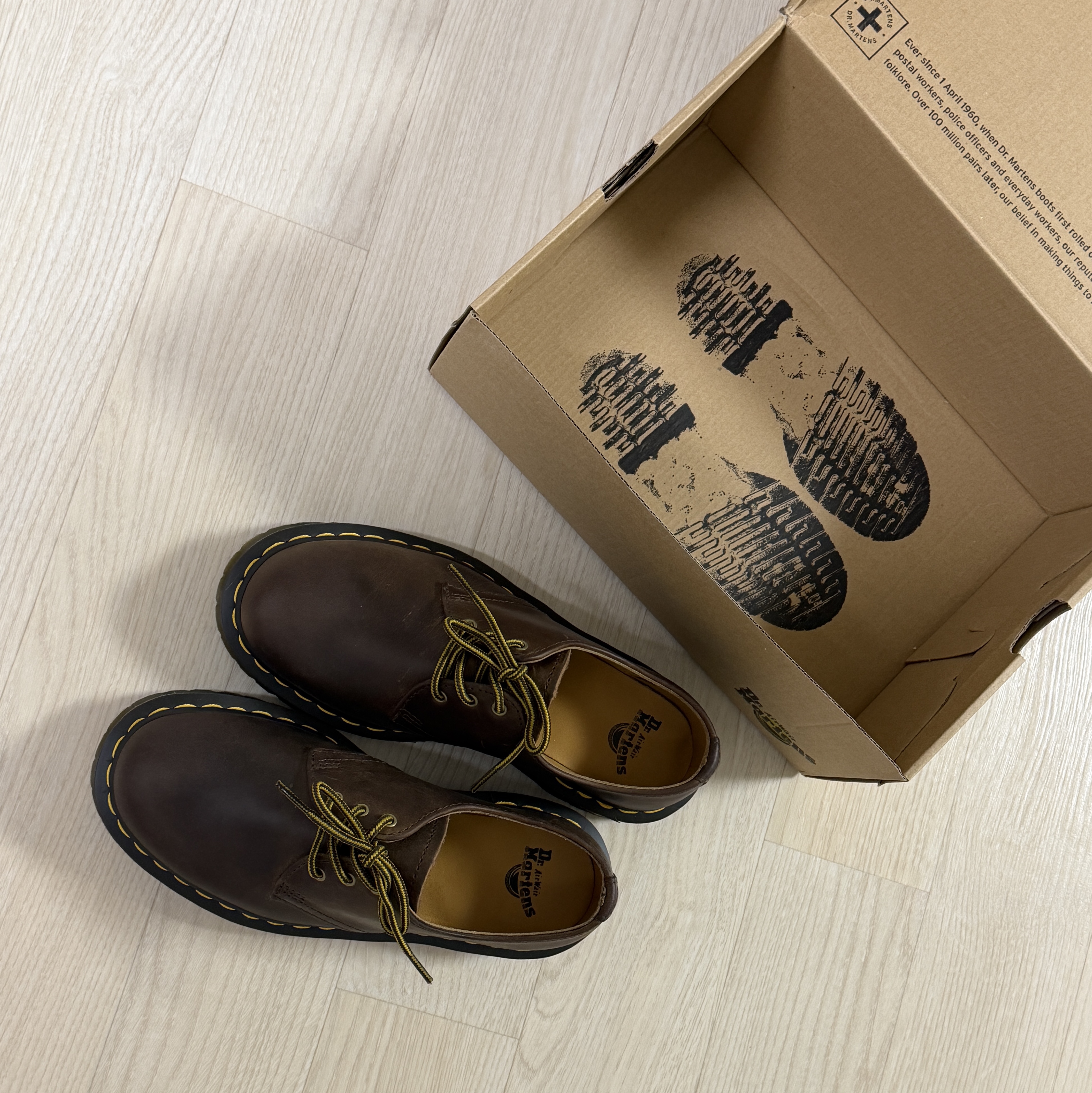 Dr. Martens 1461 Bex Crazy Horse Dark Brown 착용 스타일 - 1