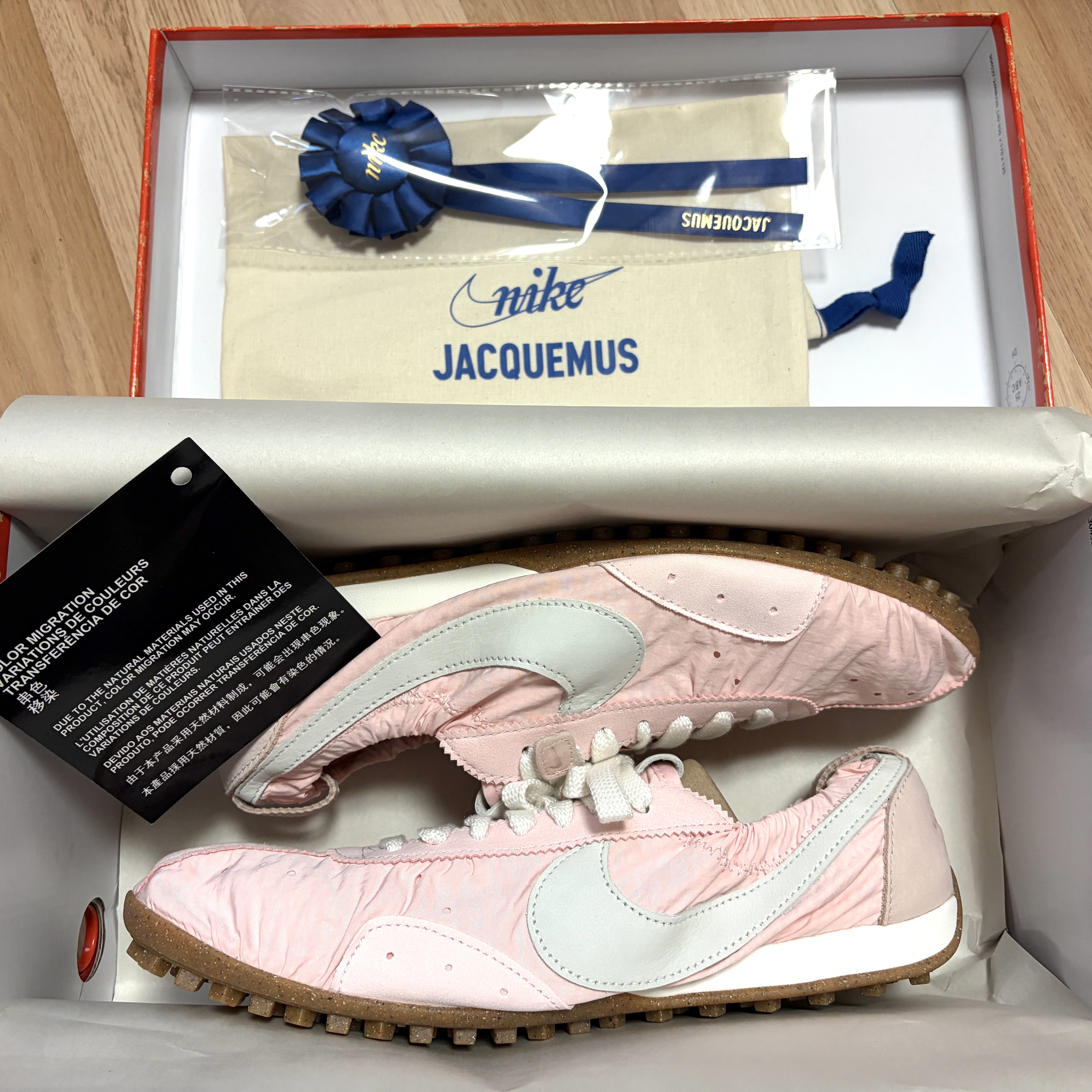 Nike x Jacquemus Moon Shoe SP Aluminum Pink Sail 착용 스타일 - 4
