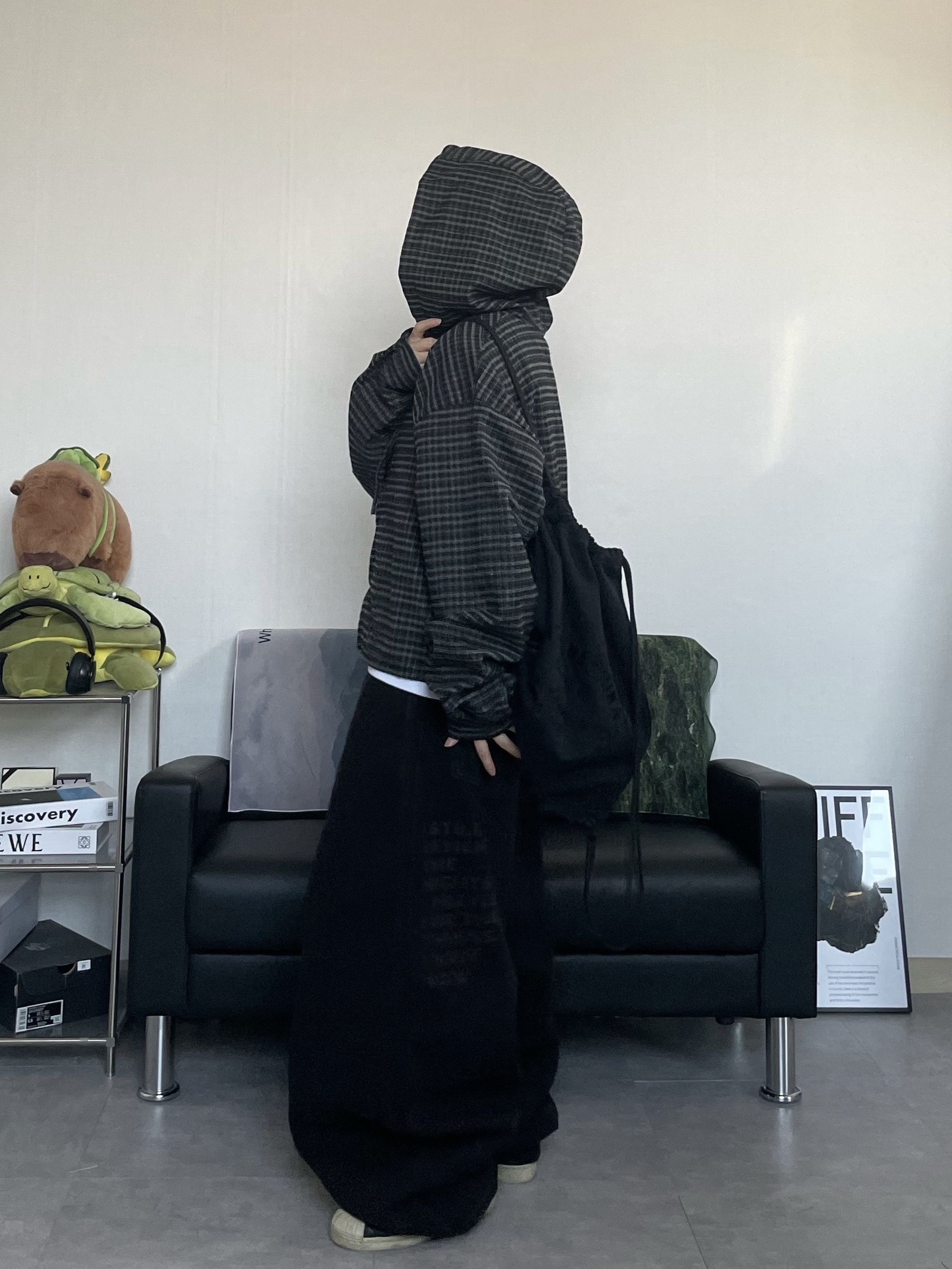 Deus Ex Machina String Bag Black 착용 스타일 - 2