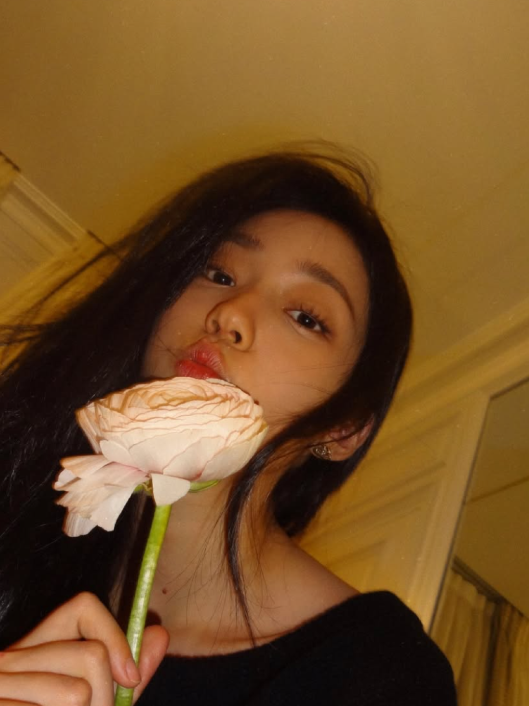 Balenciaga Le City Small Bag Black, Balenciaga Le City Medium Bag Black Silver 착용 스타일 - 3