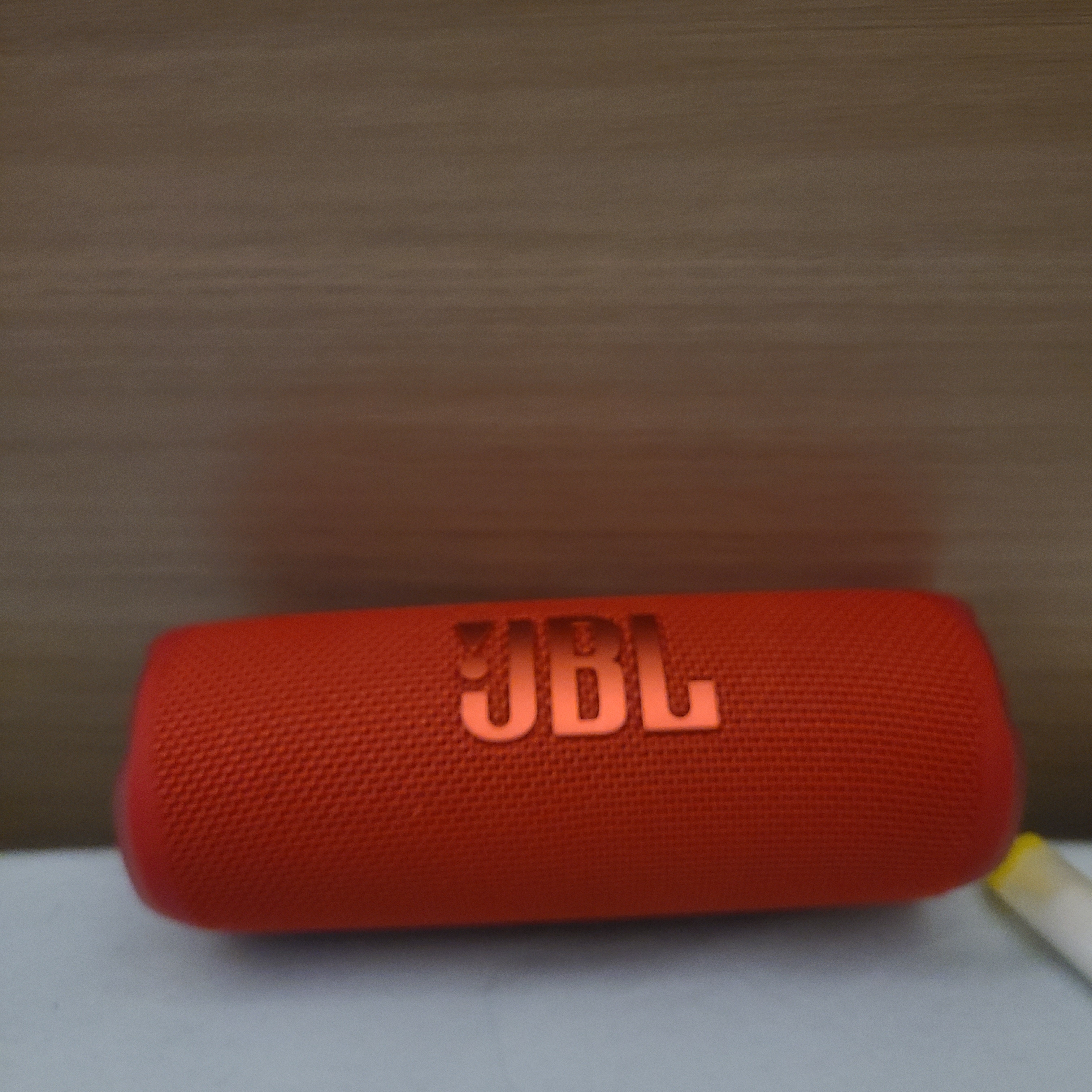 JBL Flip 6 Bluetooth Speaker Red (Korean Ver.) 착용 스타일