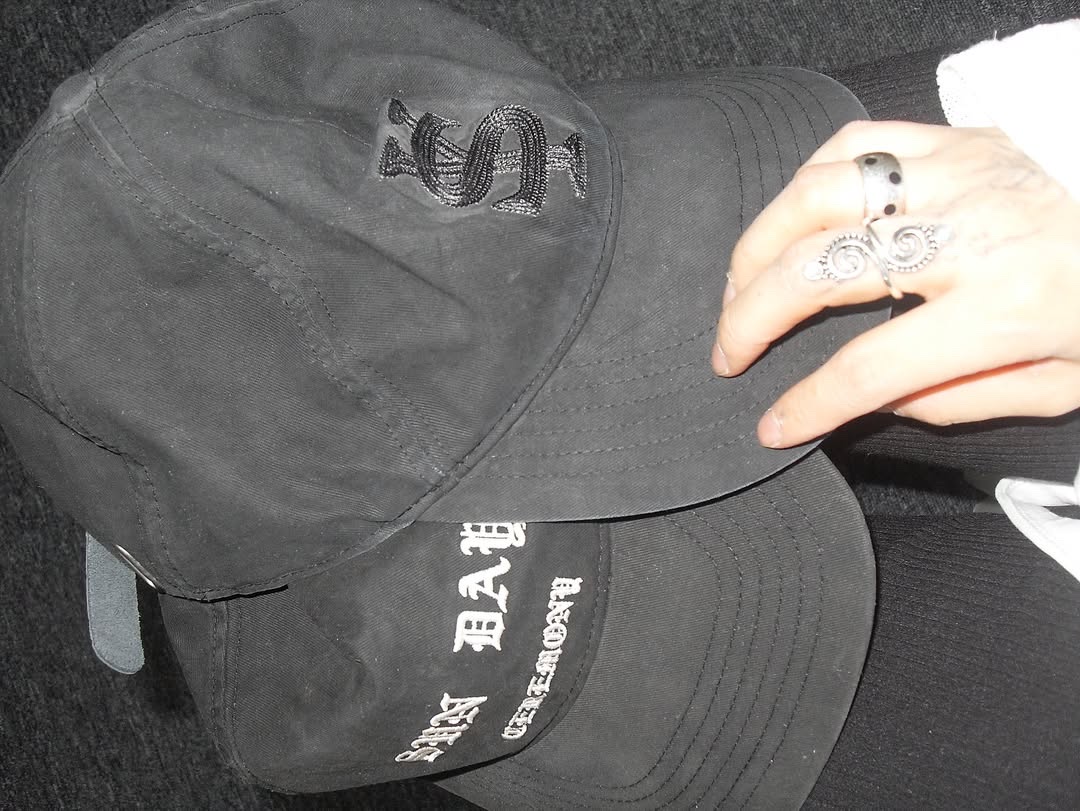 Sunday Ceremony Vintage Washed 5 Panel Cotton Cap - Black, Sunday Ceremony Sy Logo 5 Panel Cotton Cap - Black 착용 스타일 - 2