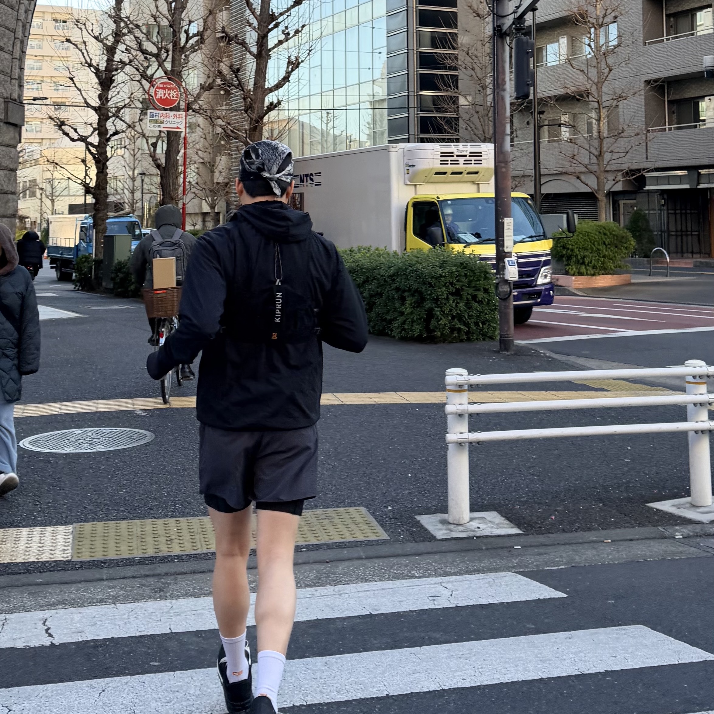 On Running x Post Archive Faction (Paf) Cloudmonster Hyper Black 착용 스타일 - 5