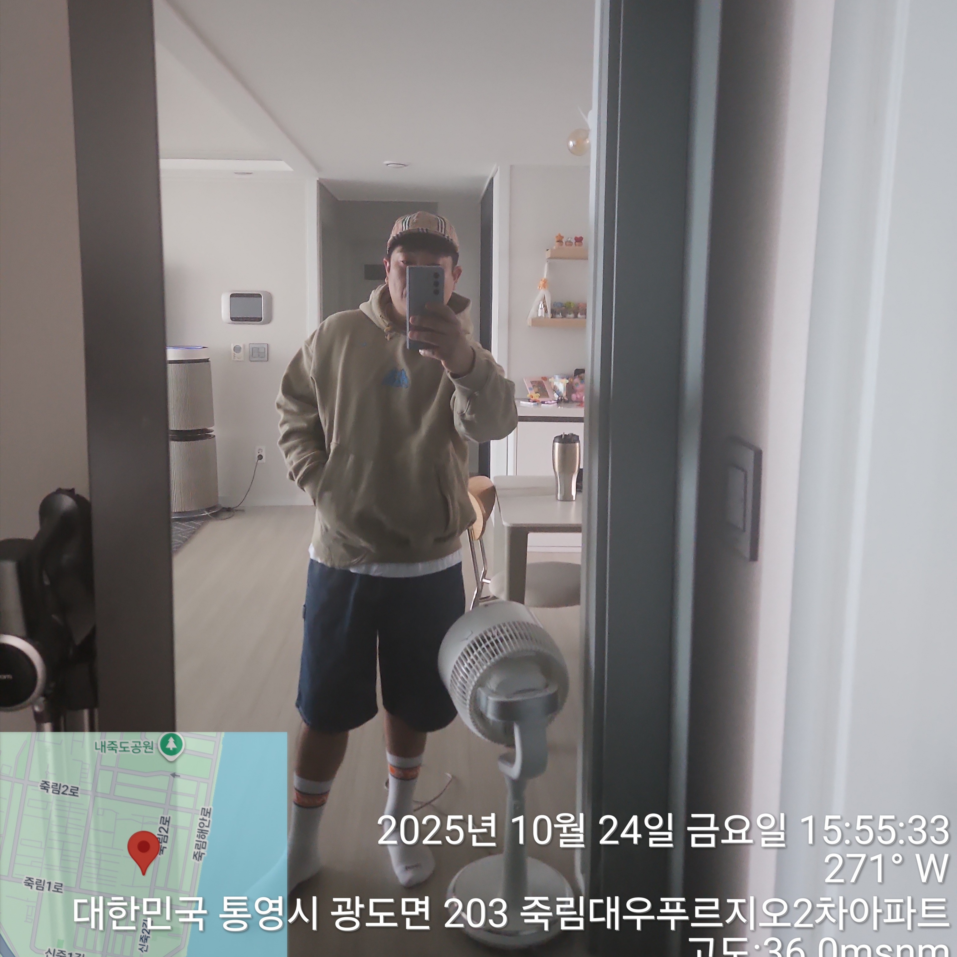 Supreme x Burberry Denim 6-Panel Beige - 22SS, Nike x Off-White NRG Fleece Hoodie Khaki - Asia 착용 스타일