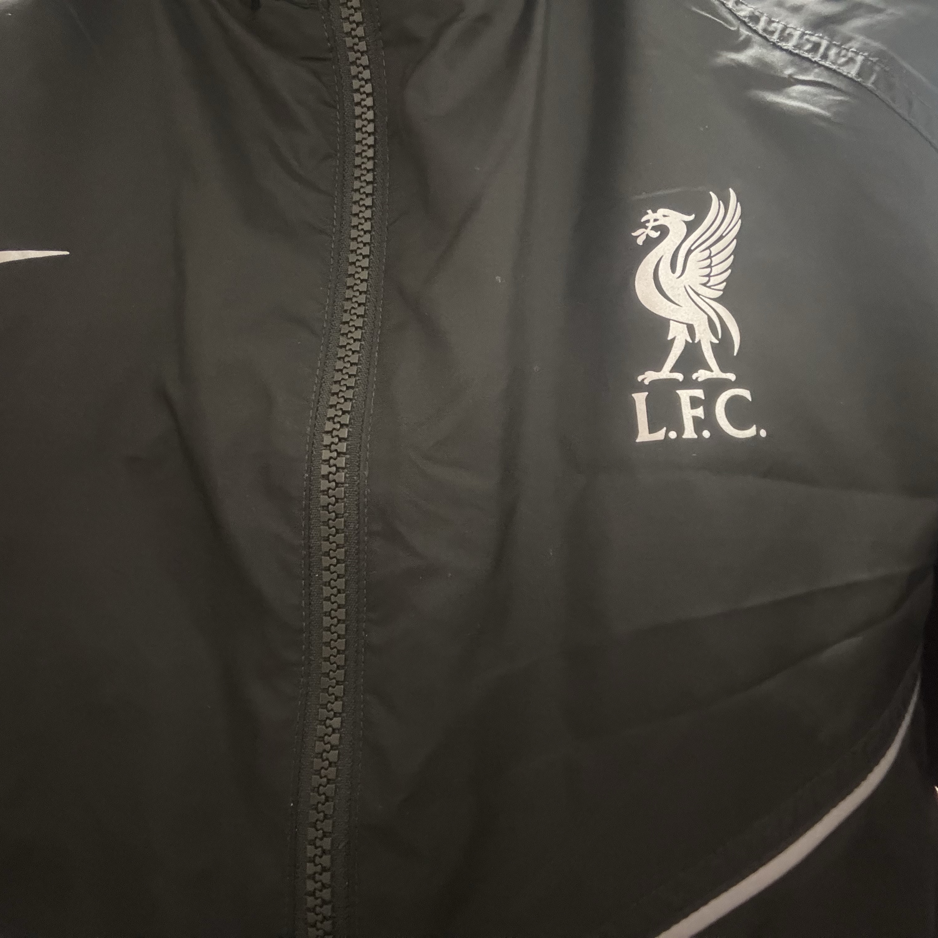 Nike Liverpool FC Windrunner Soccer Anorak Jacket Night Forest Metallic Silver - Asia 착용 스타일