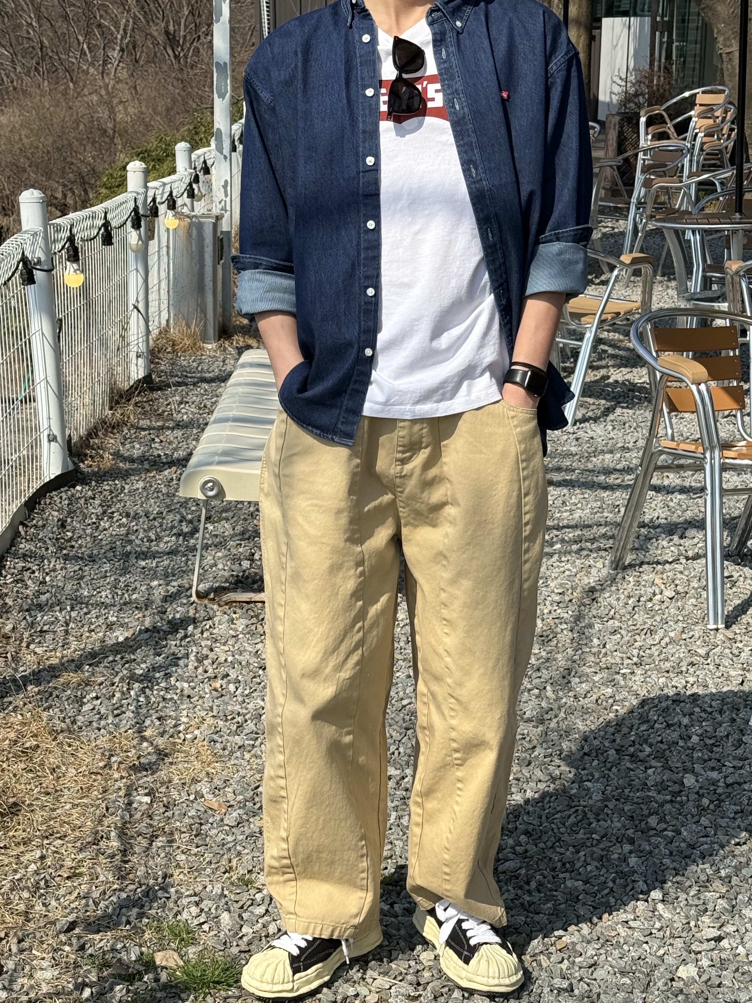 Supreme Small Box Denim Shirt Indigo - 25FW, Maison Mihara Yasuhiro Blakey VL OG Sole Canvas Low-top Sneakers Black 착용 스타일 - 1