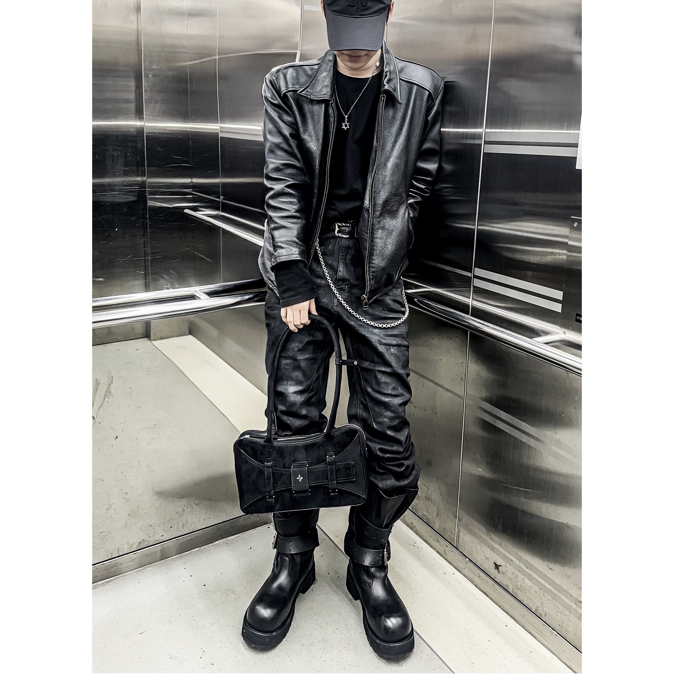 Balenciaga Venom High Boot Black, Hansroom Chrome Hearts Star of David Charm 착용 스타일 - 2