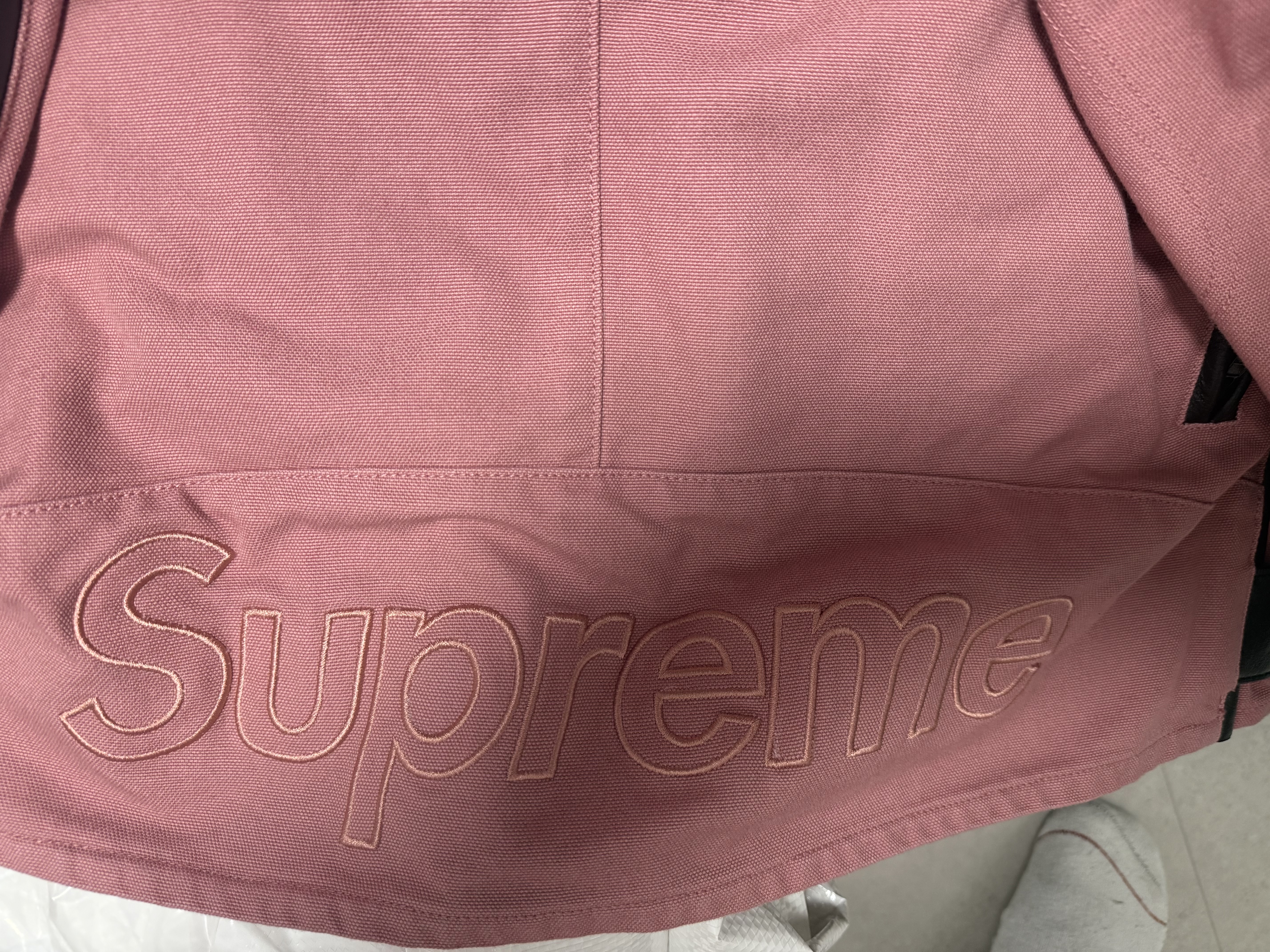 Supreme x Vanson Leathers Cordura Jacket Pink - 26SS, Supreme x Vanson Leathers Cordura Pant Woodland Camo - 26SS 착용 스타일 - 2