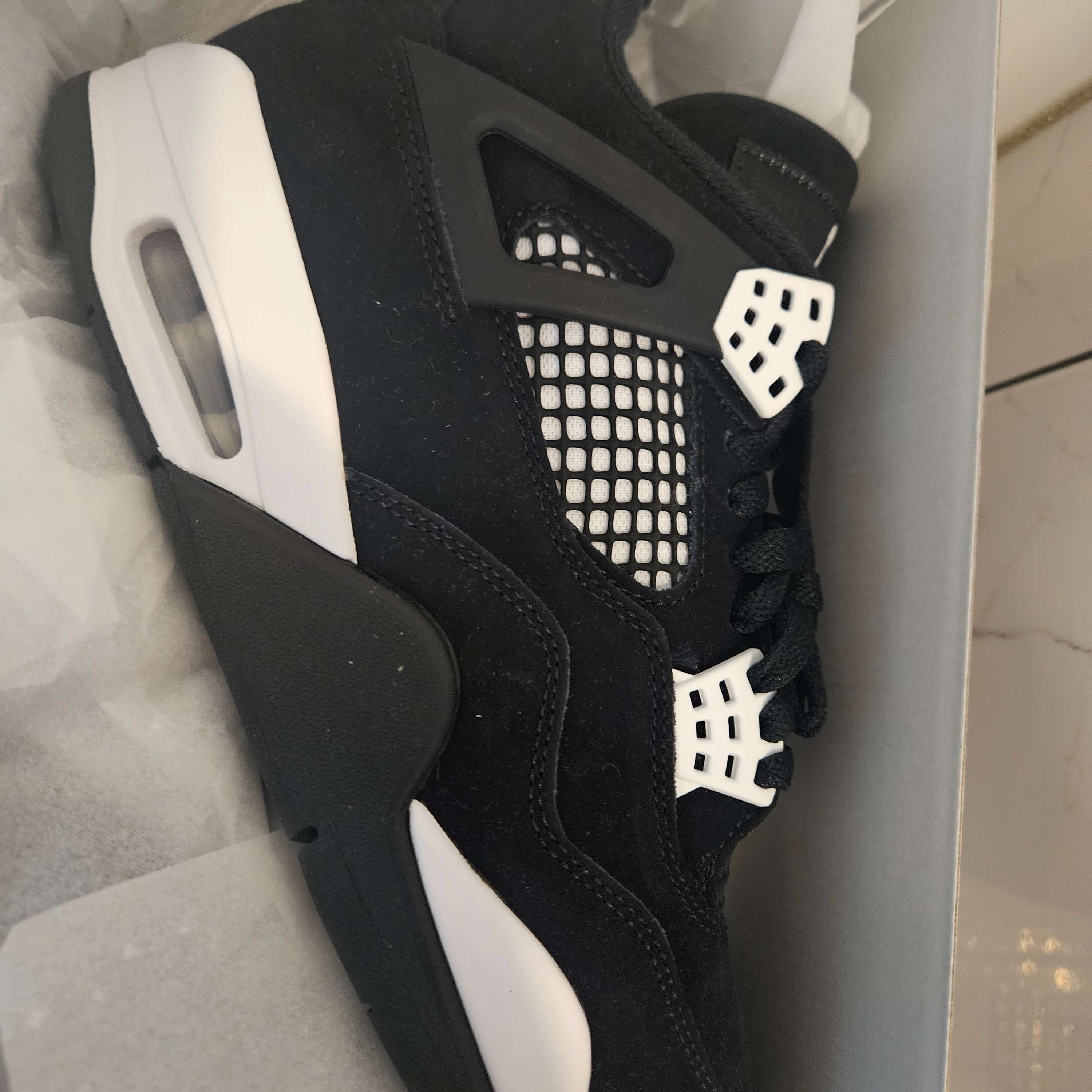Jordan 4 Retro White Thunder 착용 스타일