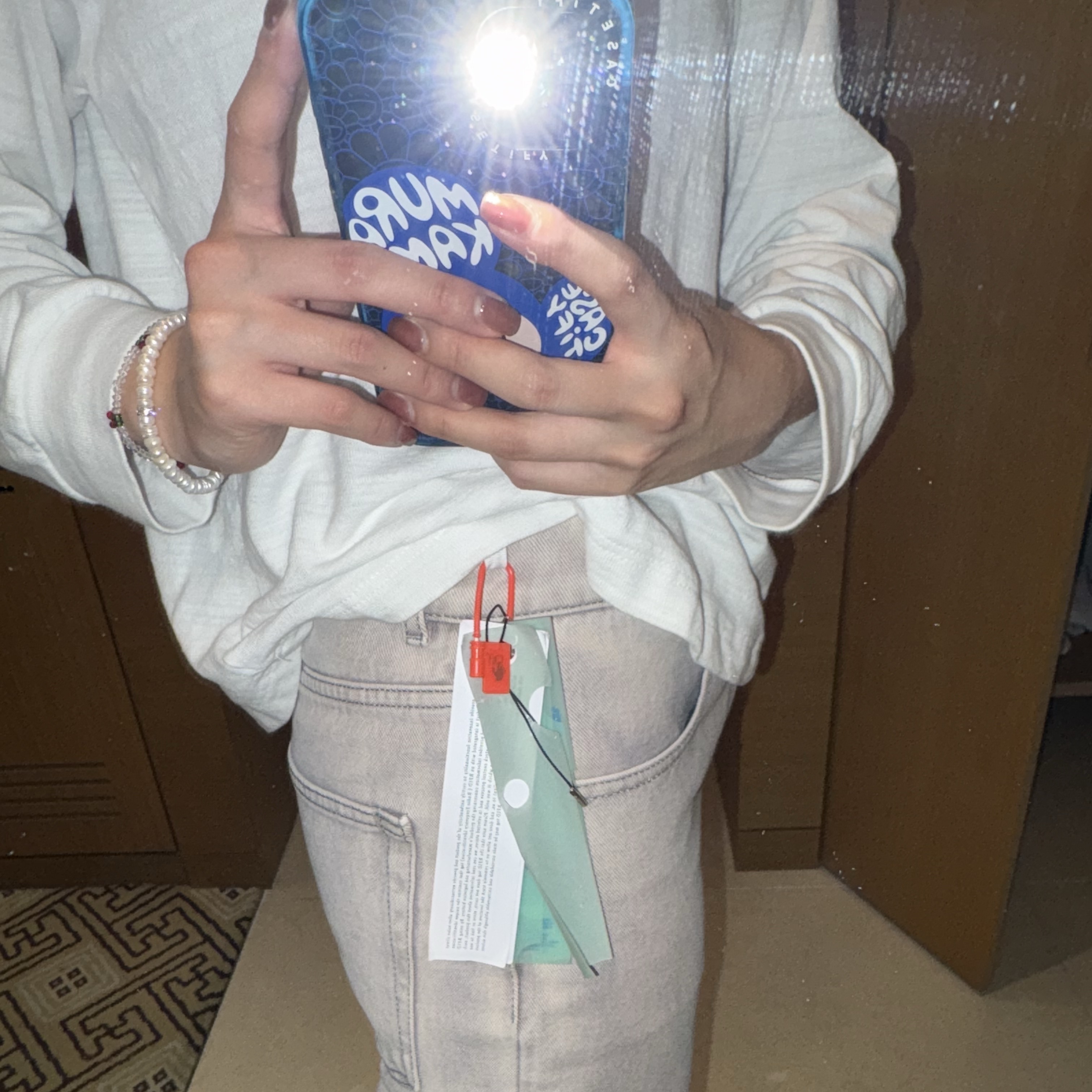 Casetify x Murakami Takashi Dob, and Then Blue Magsafe Compatible Impact Case Sky Blue 착용 스타일