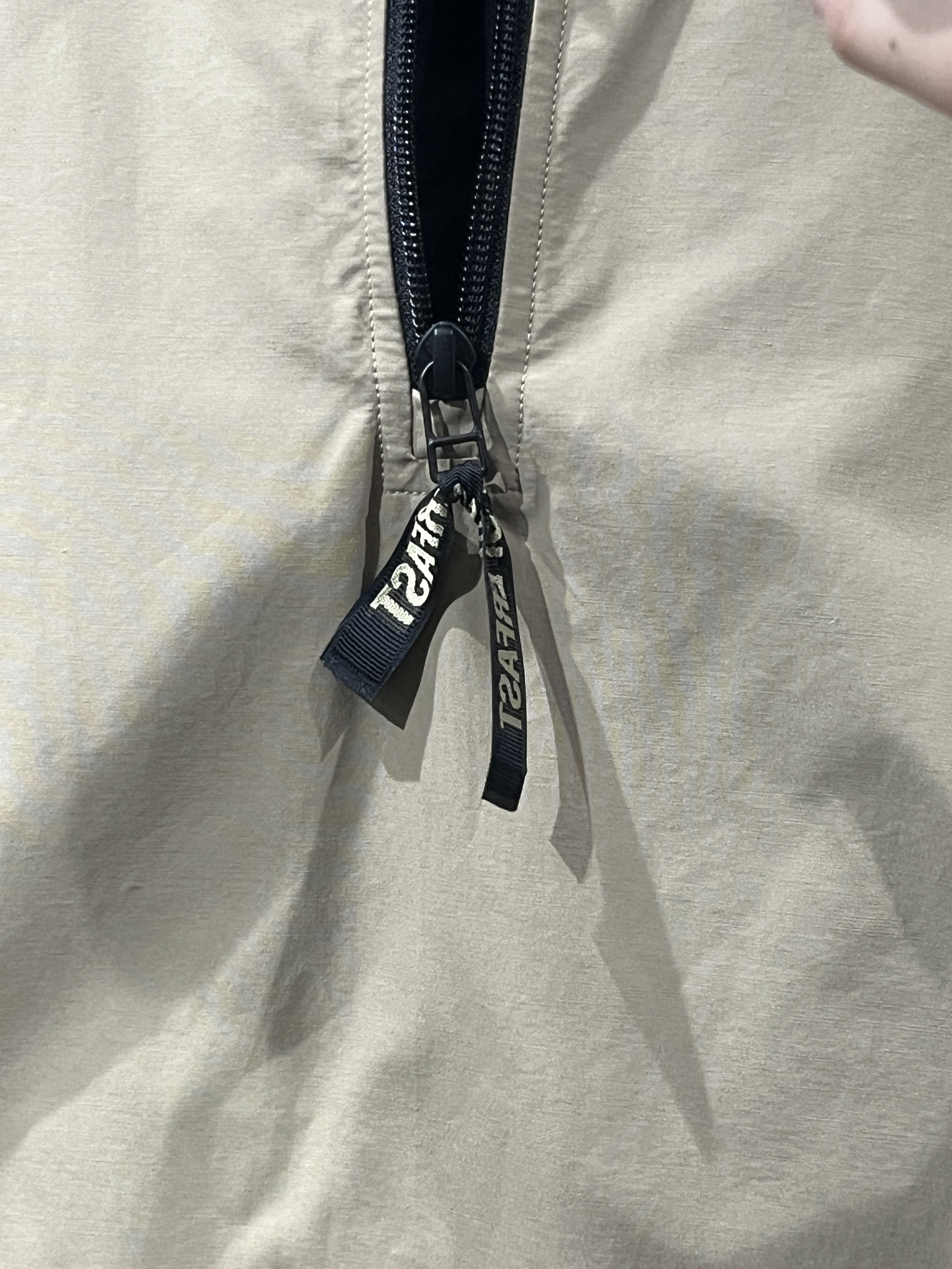 SUPERVELOCE Miglia Quarter Zip Jacket Dune 착용 스타일 - 4