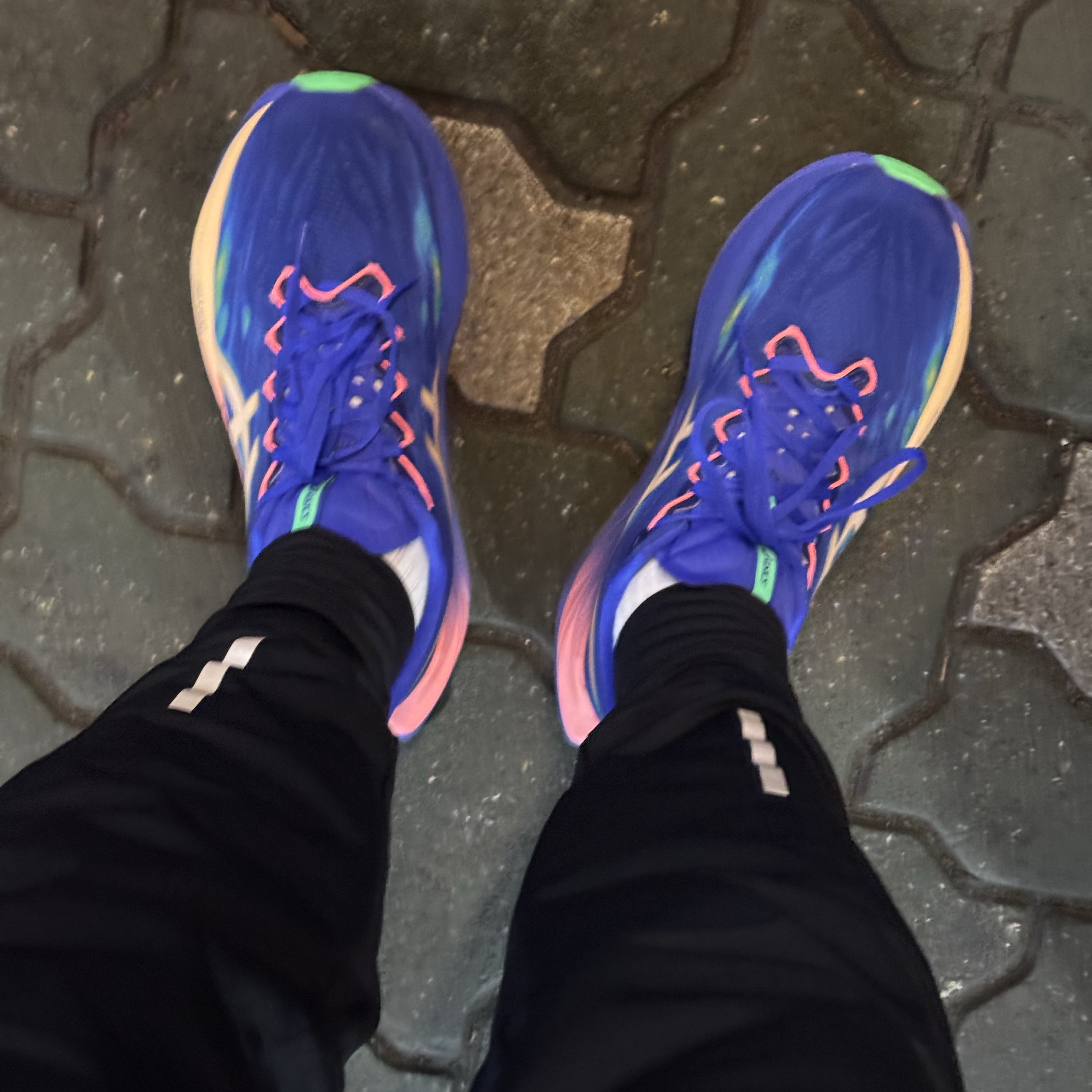 Asics Superblast 3 Cobalt Burst Light Orange 착용 스타일