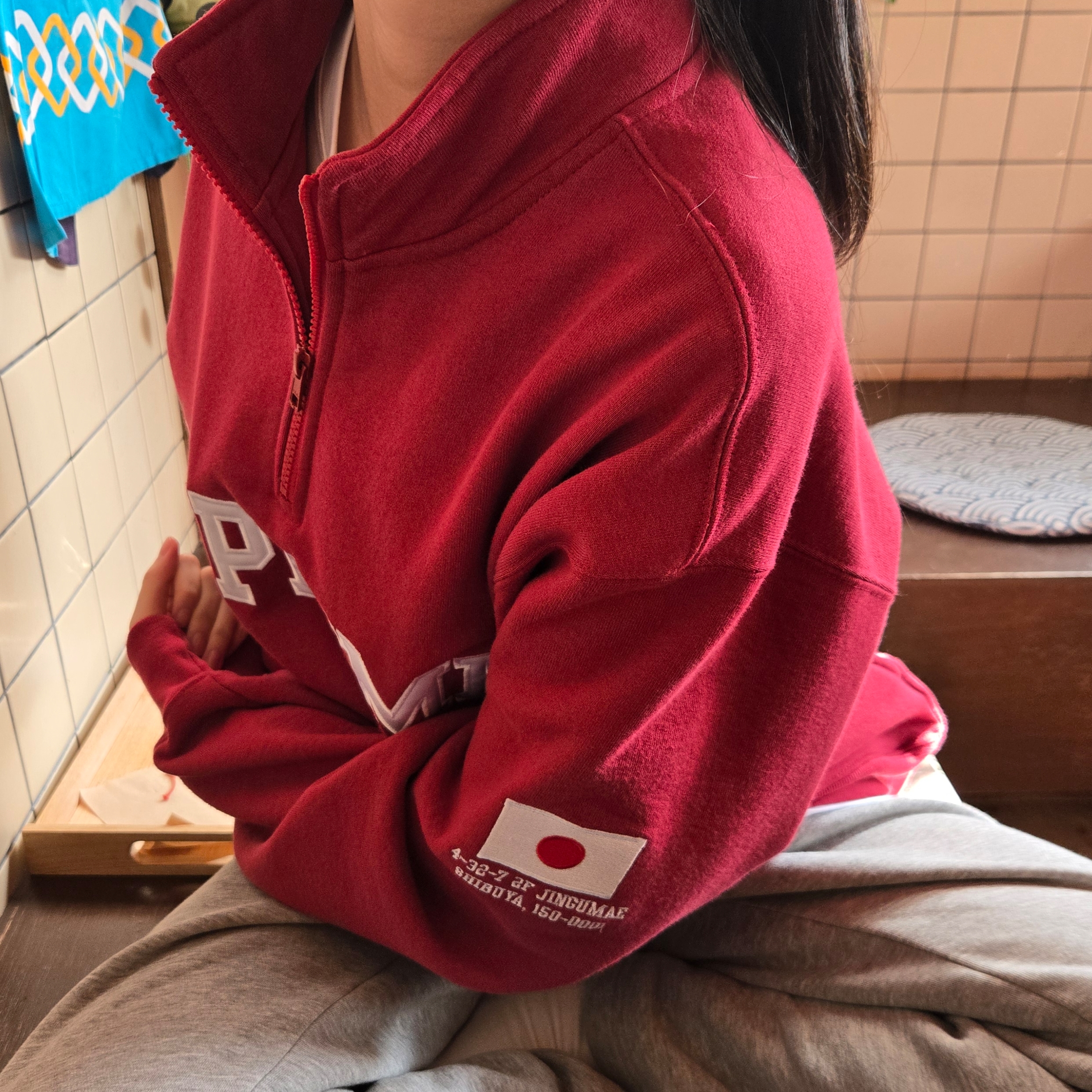 Supreme Shop Flag Half Zip Pullover Dark Red Tokyo - 26SS 착용 스타일