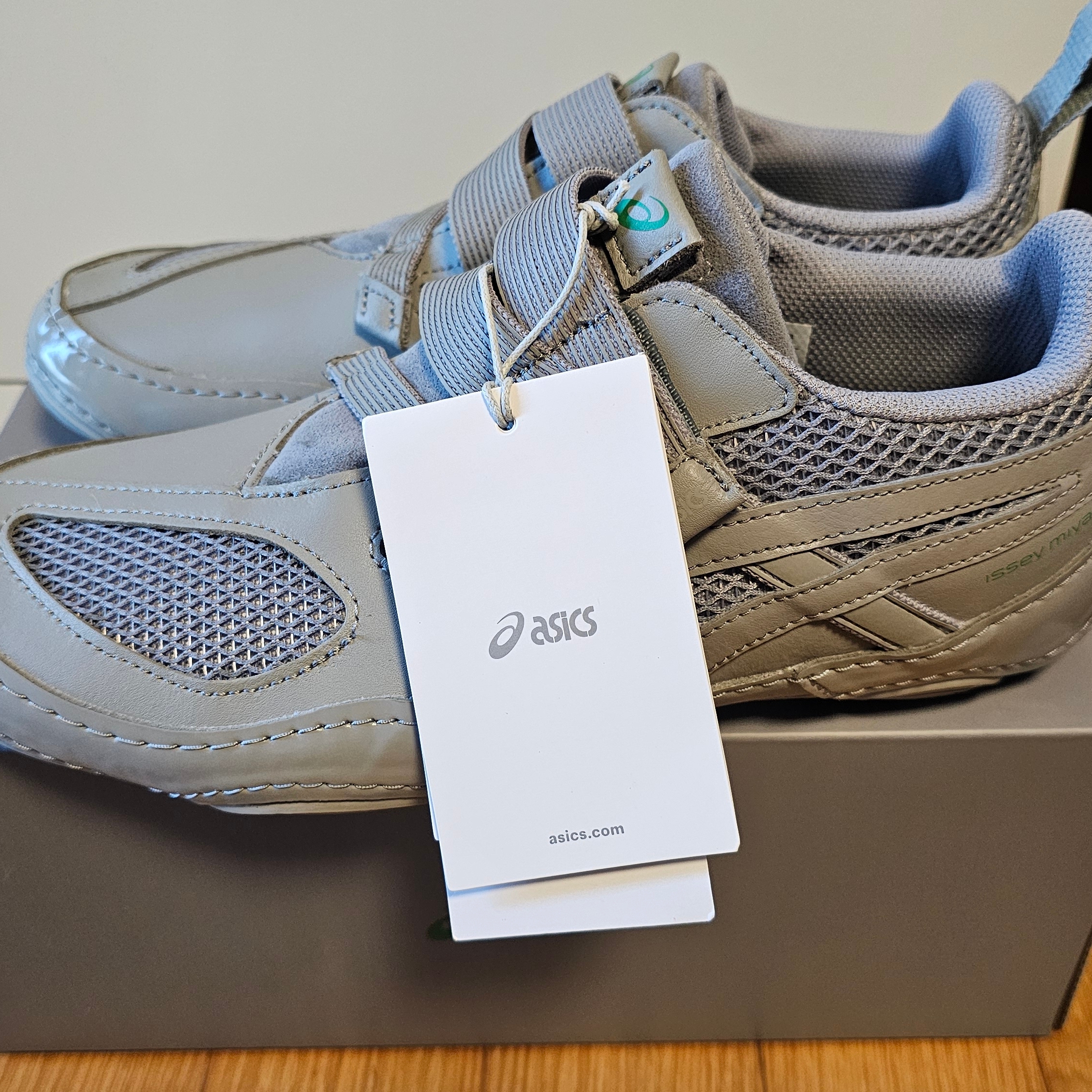 Asics x Issey Miyake Hyper Taping Grey 착용 스타일