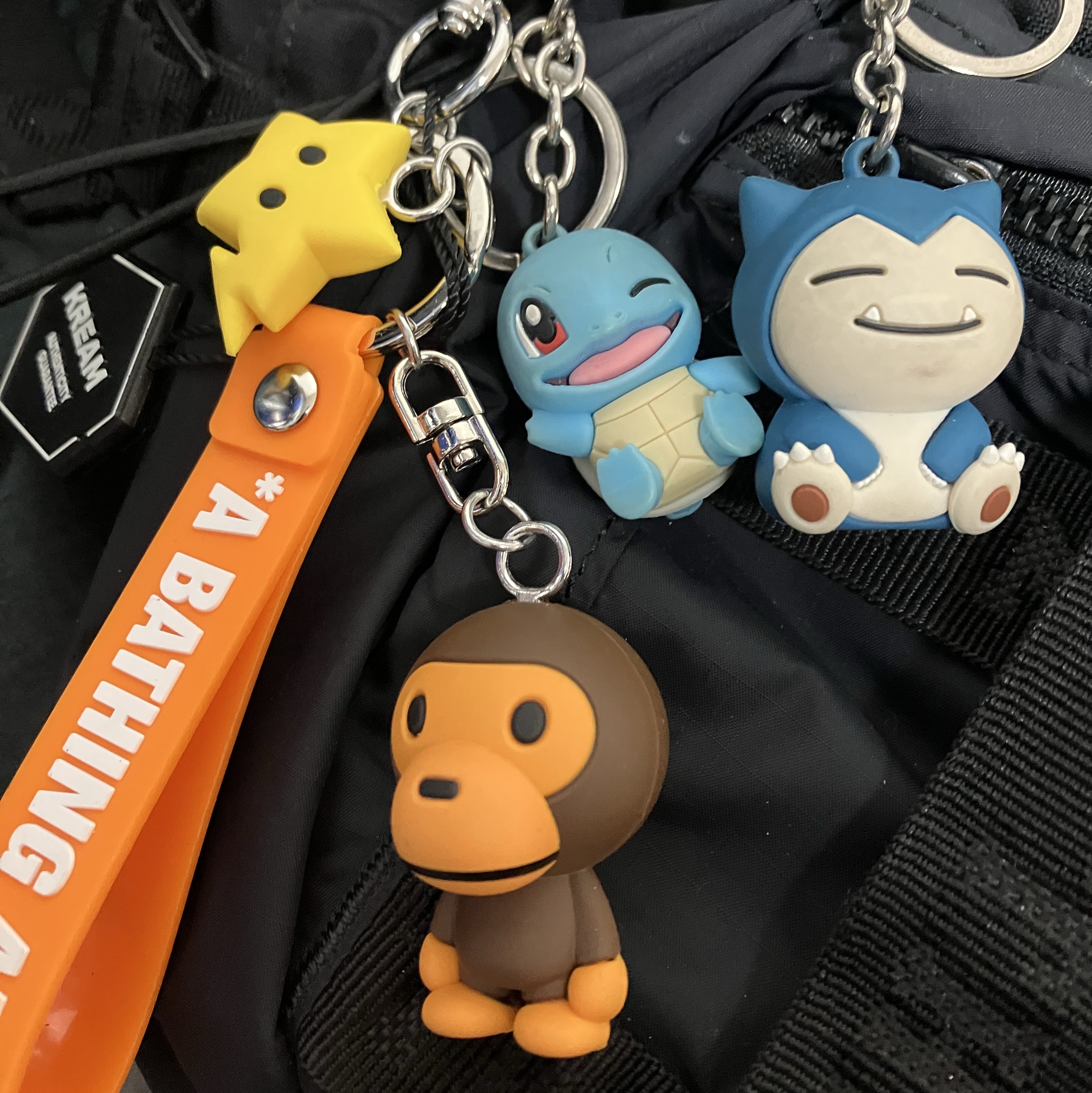 BAPE A Bathing Ape Baby Milo Keychain Brown 착용 스타일