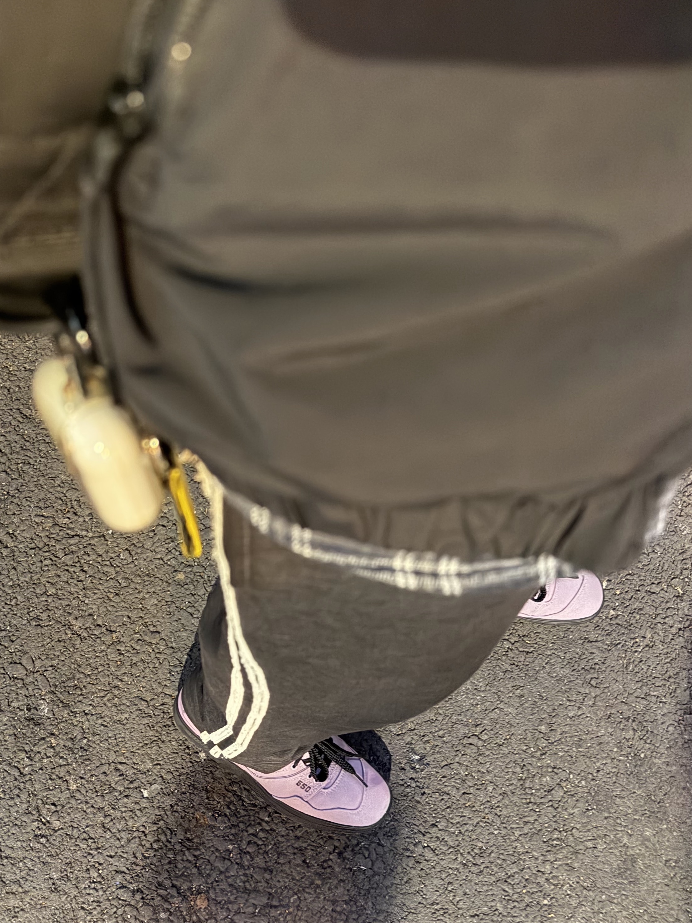 Supreme Webbing Keychain Yellow Camo - 23SS, Casetify x IAB Studio Single White Logo AirPods Pro Case Clear 착용 스타일 - 2