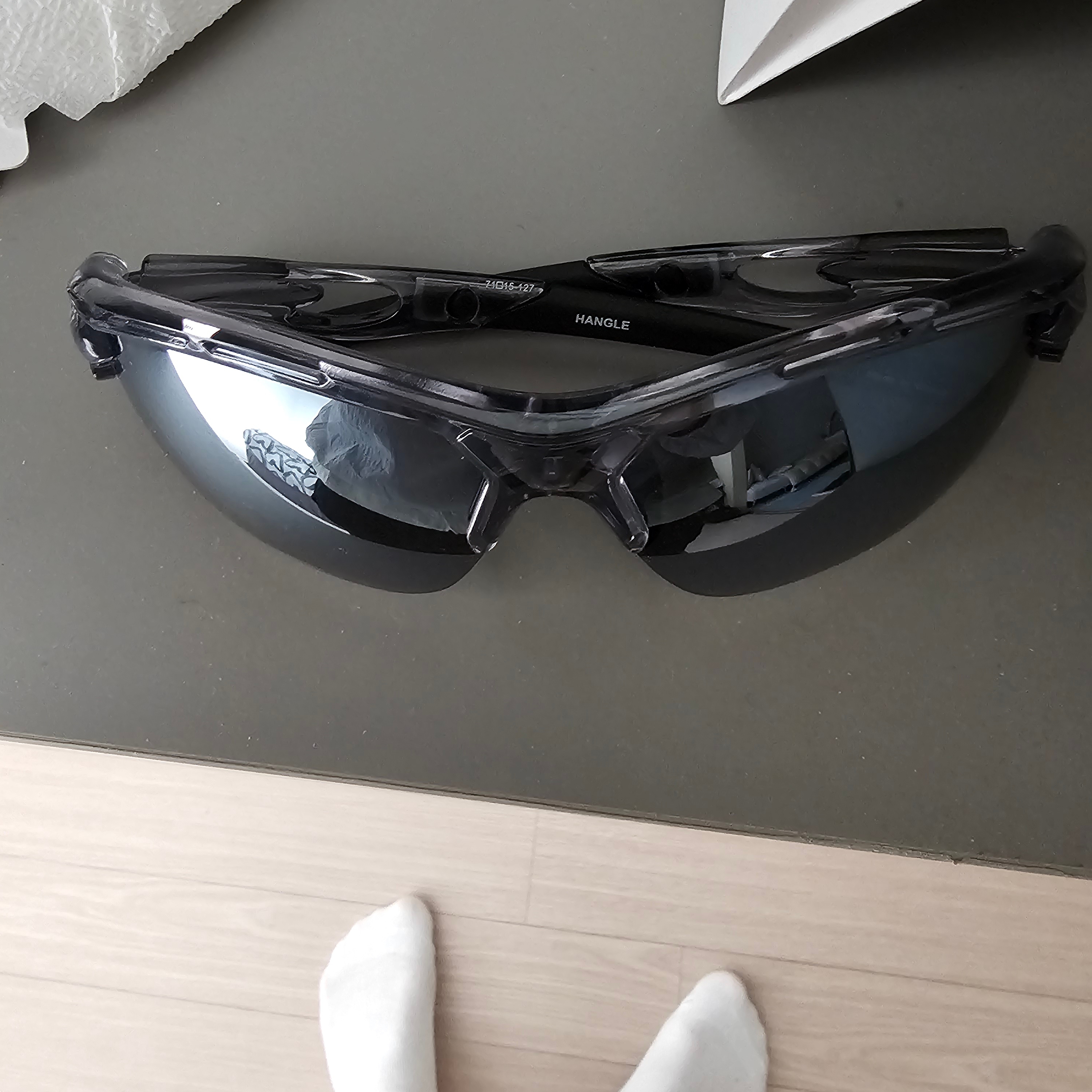 Hangle Lucentt SUN Goggle Type - Grey Mirror, [KREAM 단독] runwhither Windbreaker MTM V2 Gray 착용 스타일 - 1