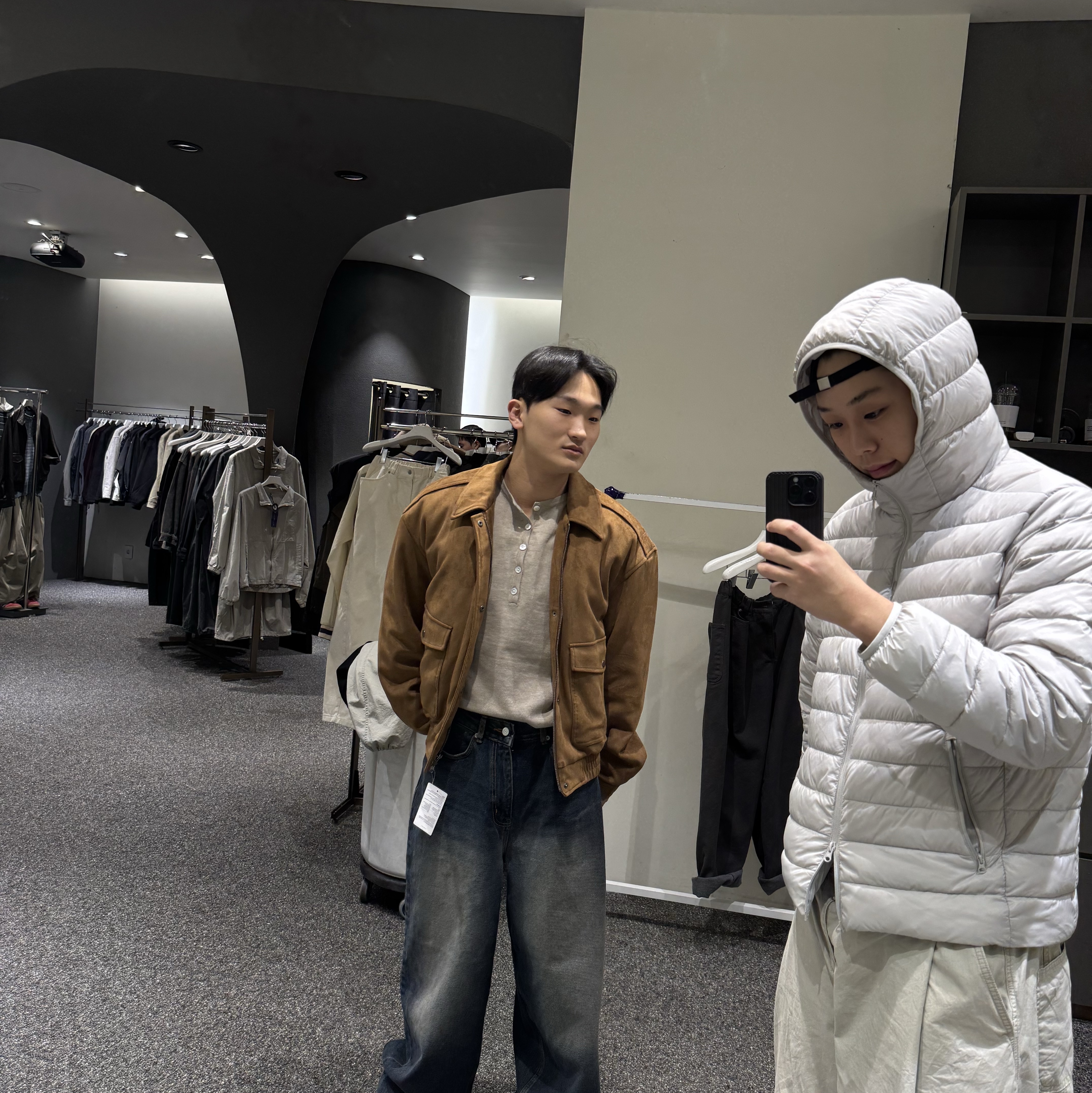 Spao Thin-Light Hooded Jacket Light Gray 착용 스타일