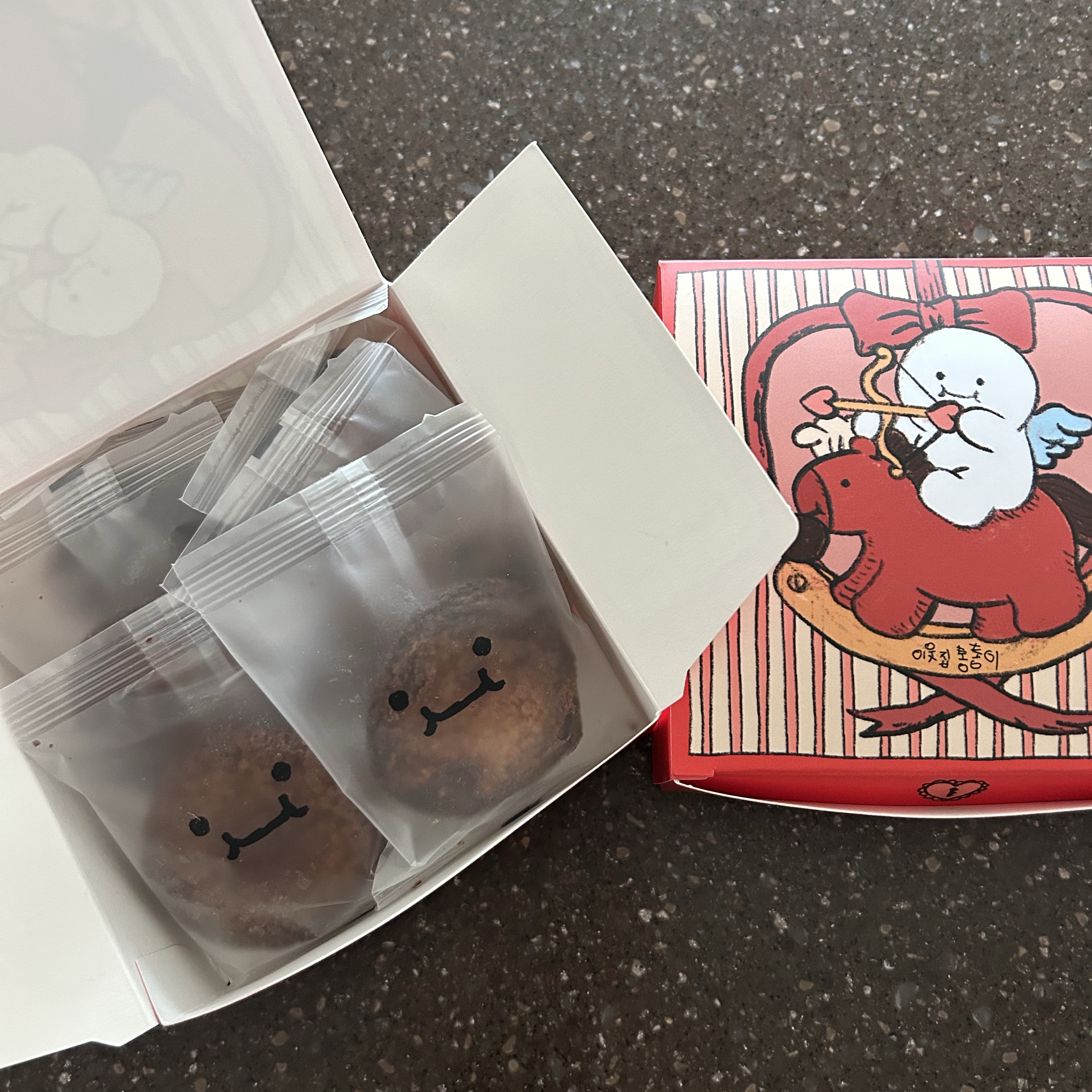 tongtonge Crispy & Chewy Gluten-Free Butter Rice Cake 착용 스타일