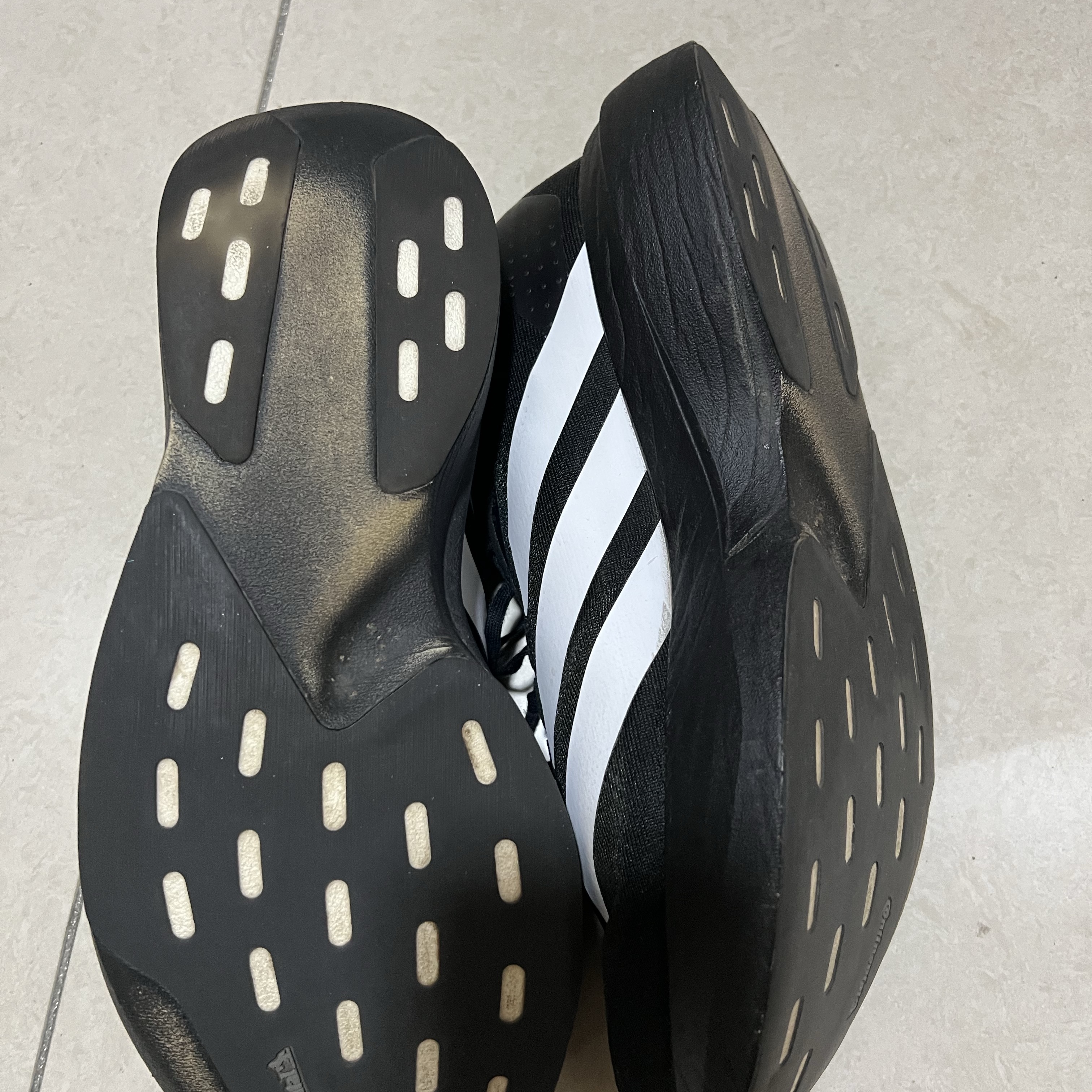 Adidas Adizero EVO SL Core Black Cloud White ์ฐฉ์ฉ ์คํ์ผ