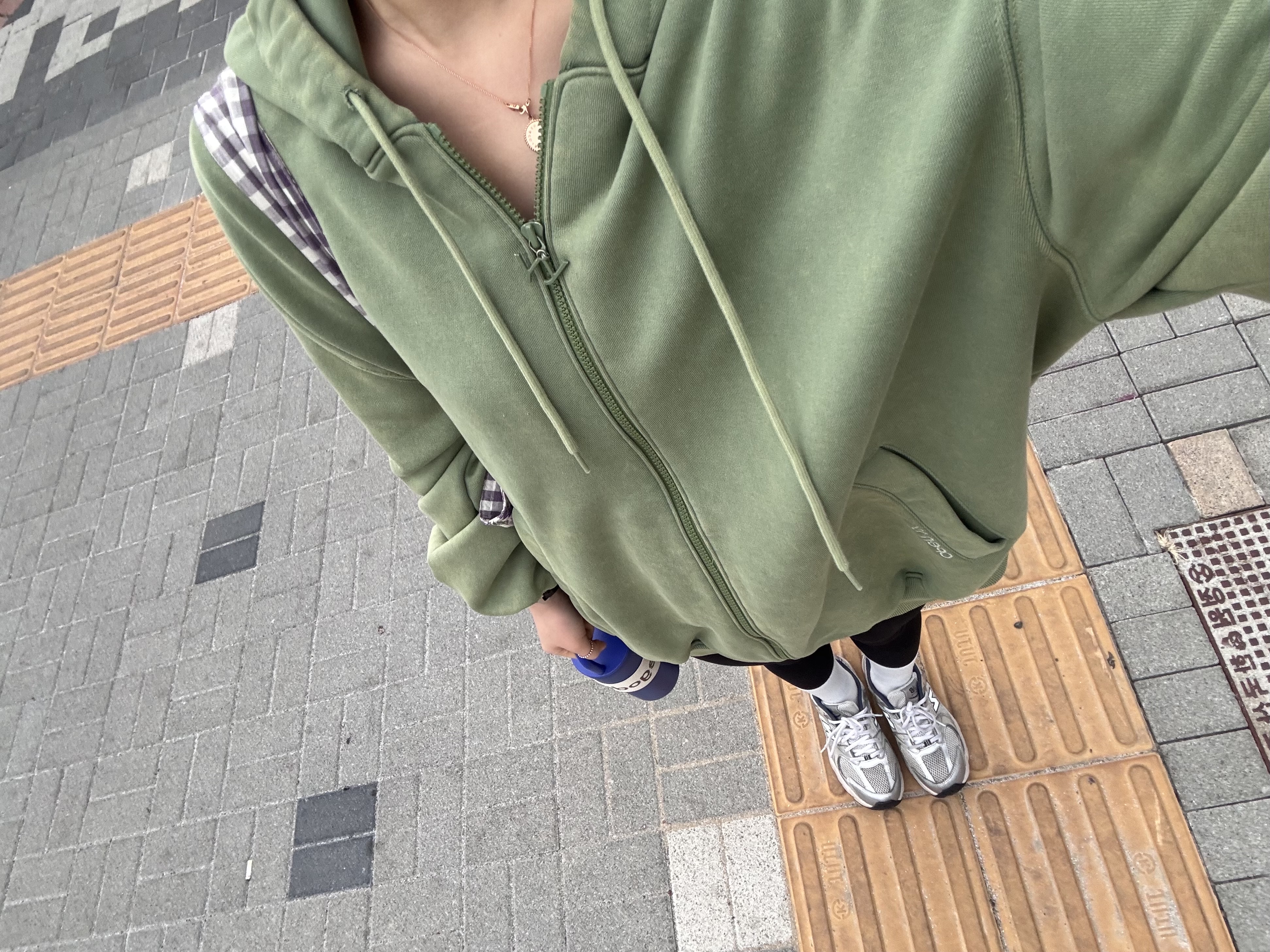 New Balance 530 Steel Grey 착용 스타일