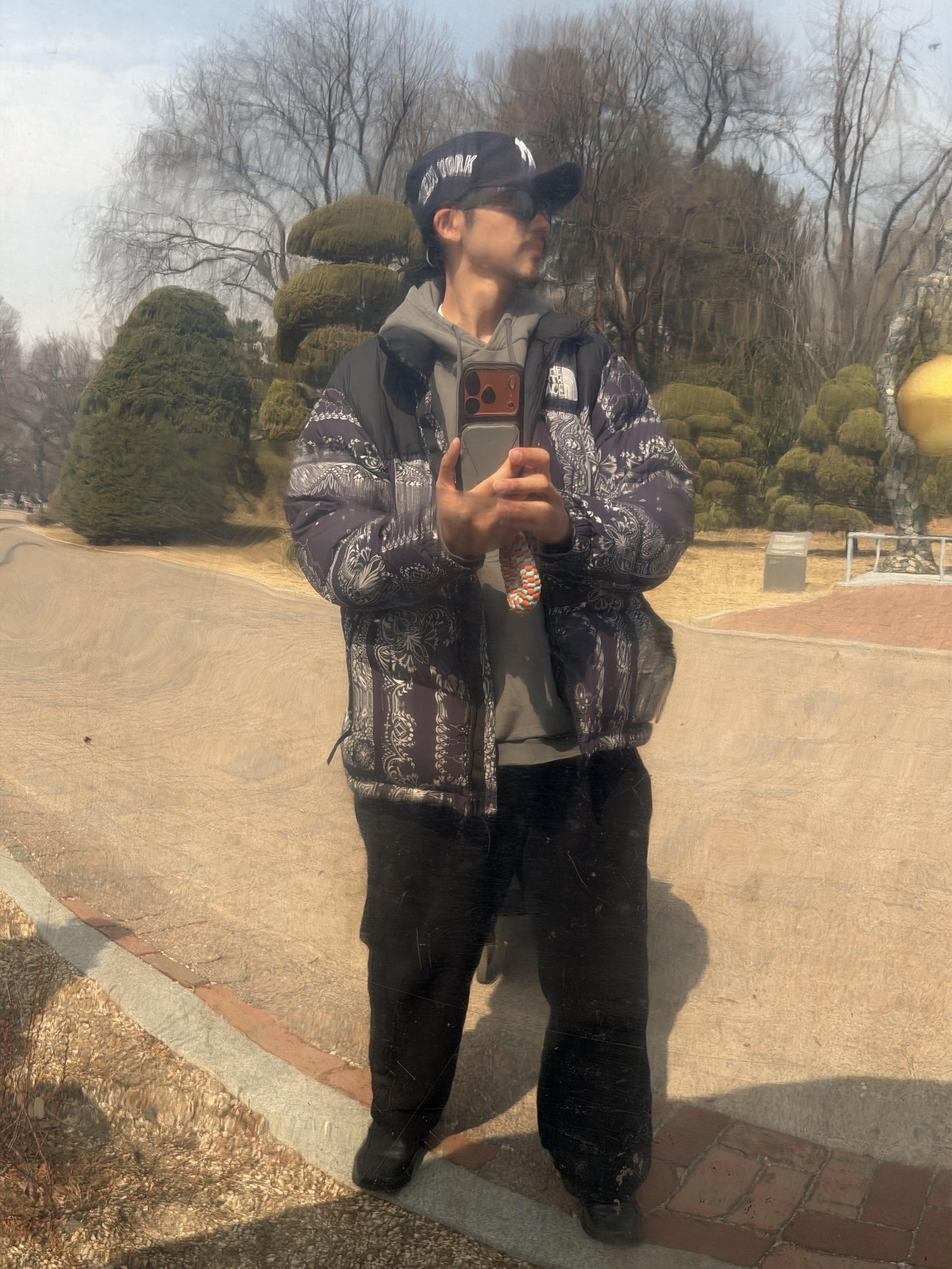 New Era MLB New York Yankees Pillbox Series Ball Cap Navy, Nike NSW Hoodie BRS Iron Grey 착용 스타일 - 1