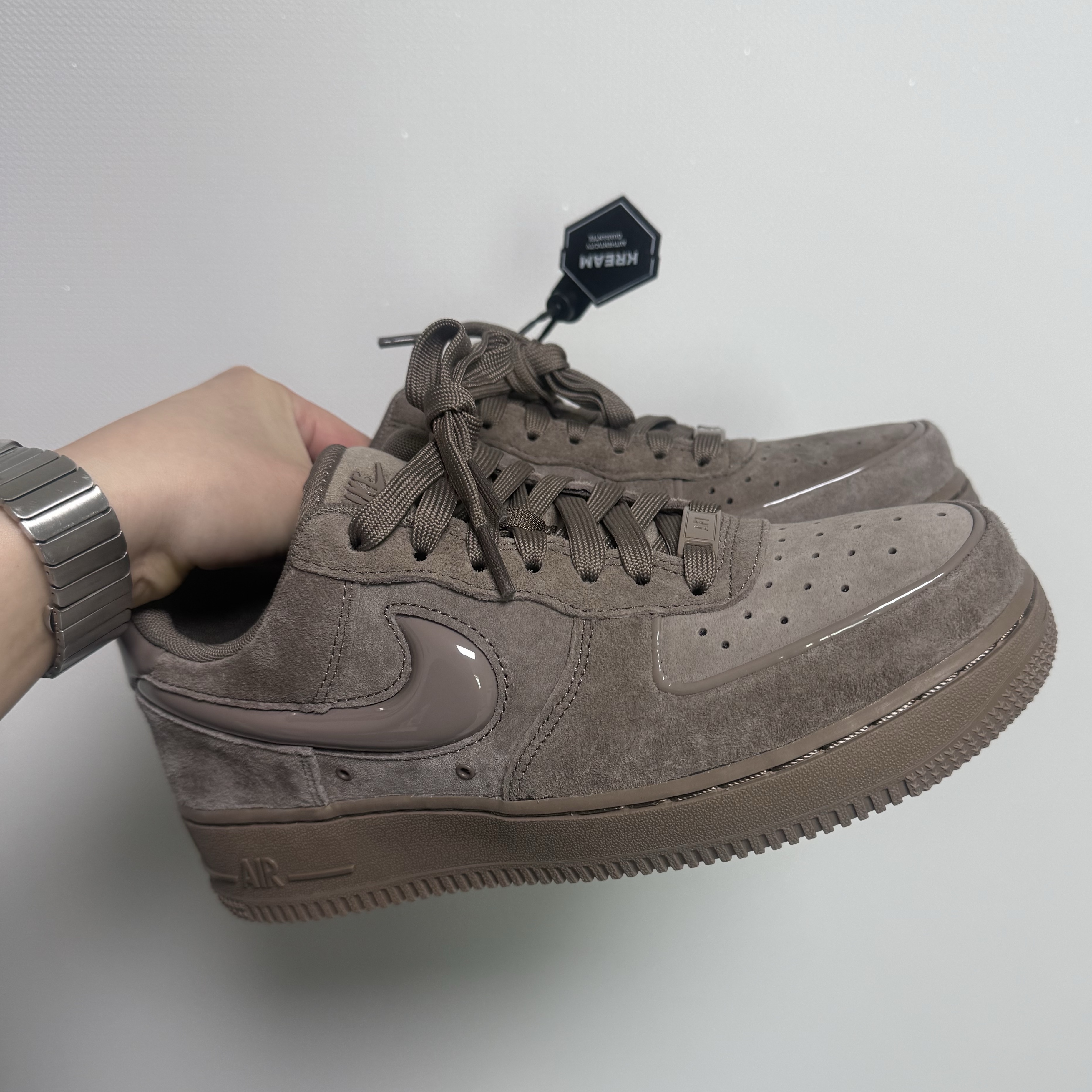 (W) Nike Air Force 1 '07 Mink Brown 착용 스타일