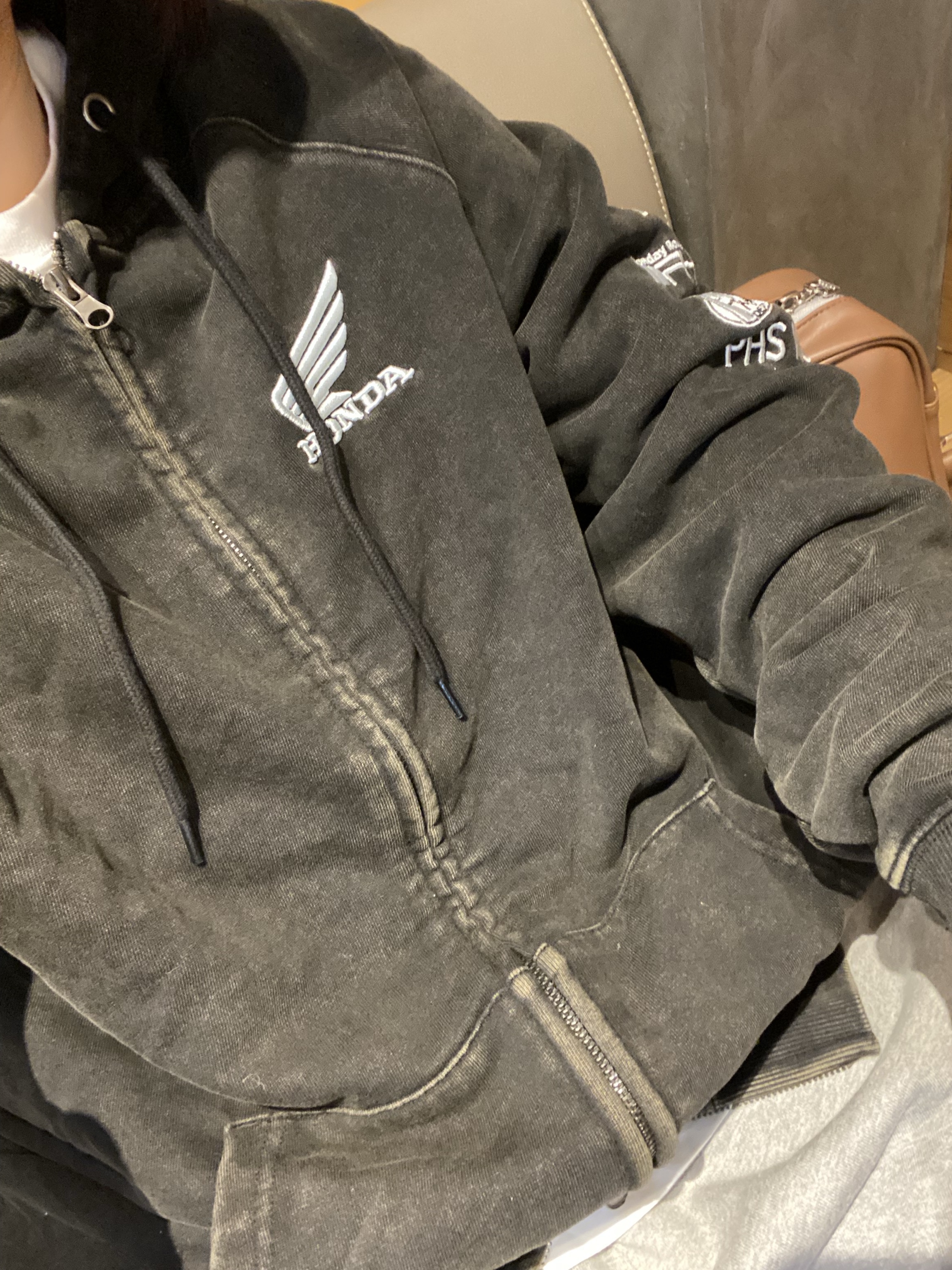 Honda Racing Hoodie Cap Zip-up_Black 착용 스타일
