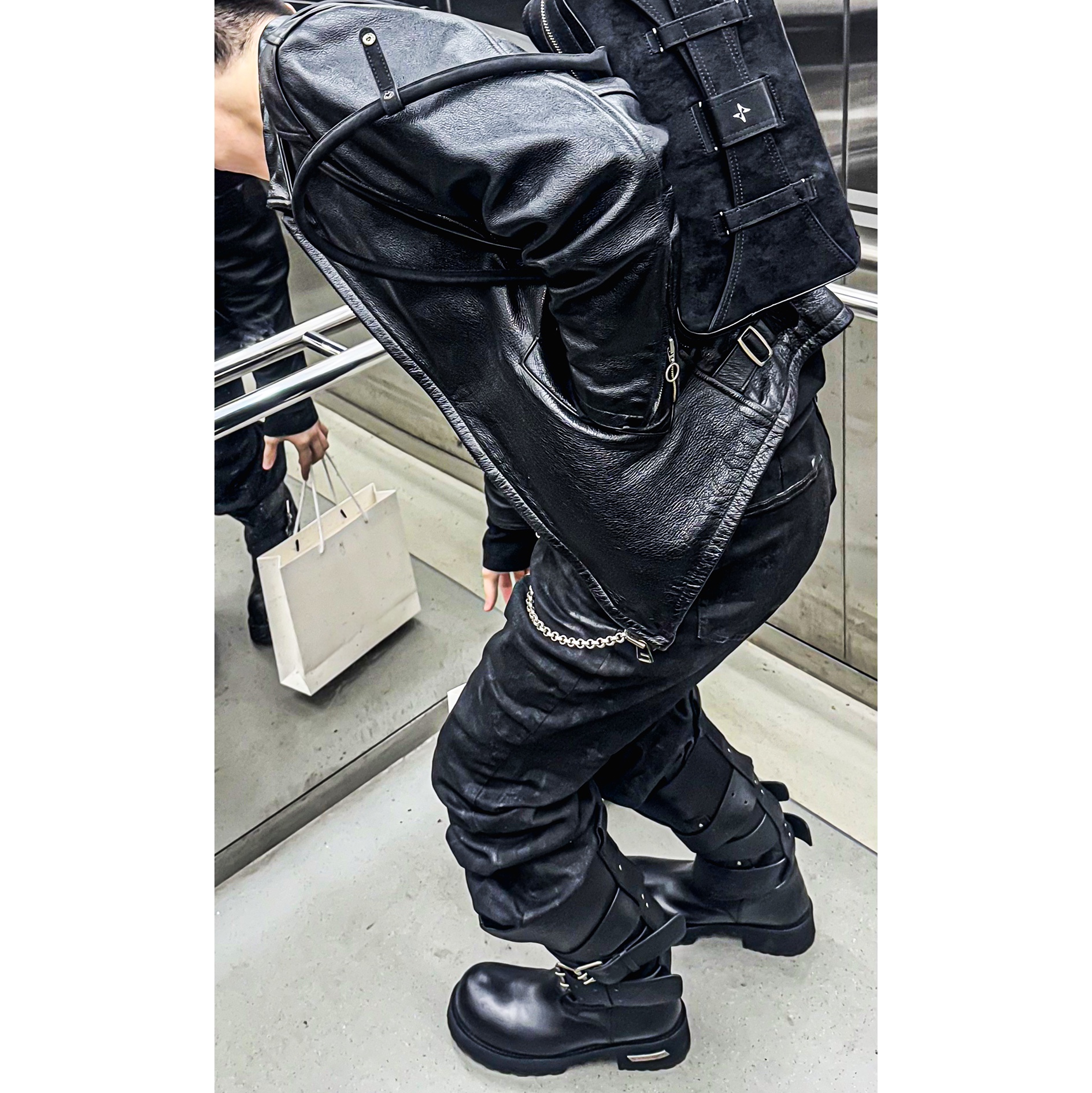 Balenciaga Venom High Boot Black, Hansroom Chrome Hearts Star of David Charm 착용 스타일 - 1