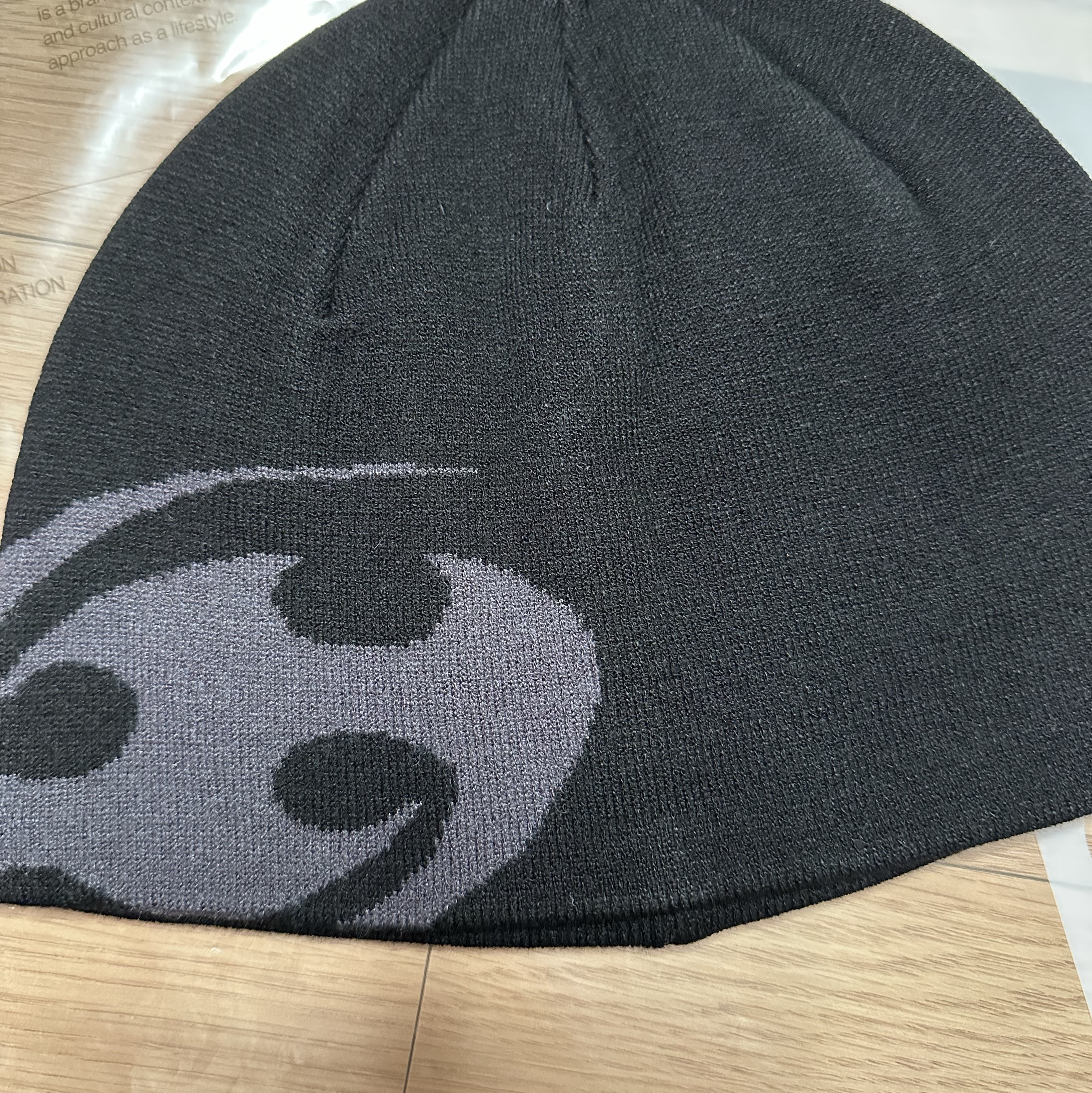 Sansan Gear Logo Beanie Black 착용 스타일