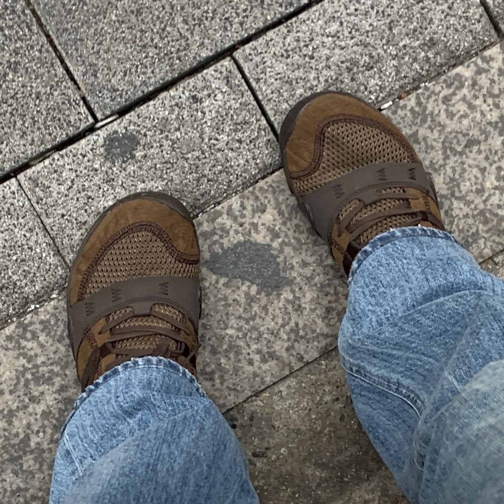New Balance x District Vision MT10O Desert Palm 착용 스타일