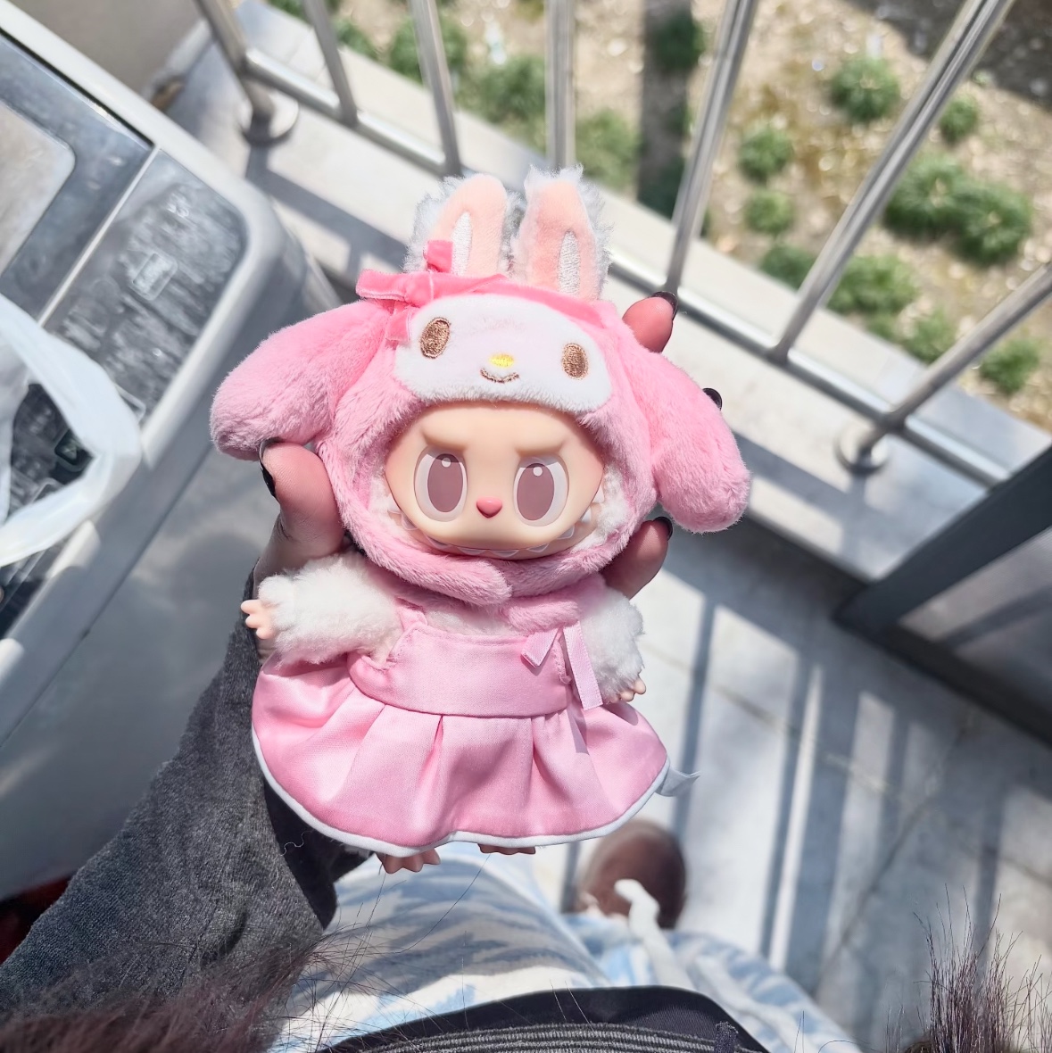 Pop Mart Labubu The Monsters x Hello Kitty And Friends Series Plush Pendant My Melody (Opened Case) 착용 스타일