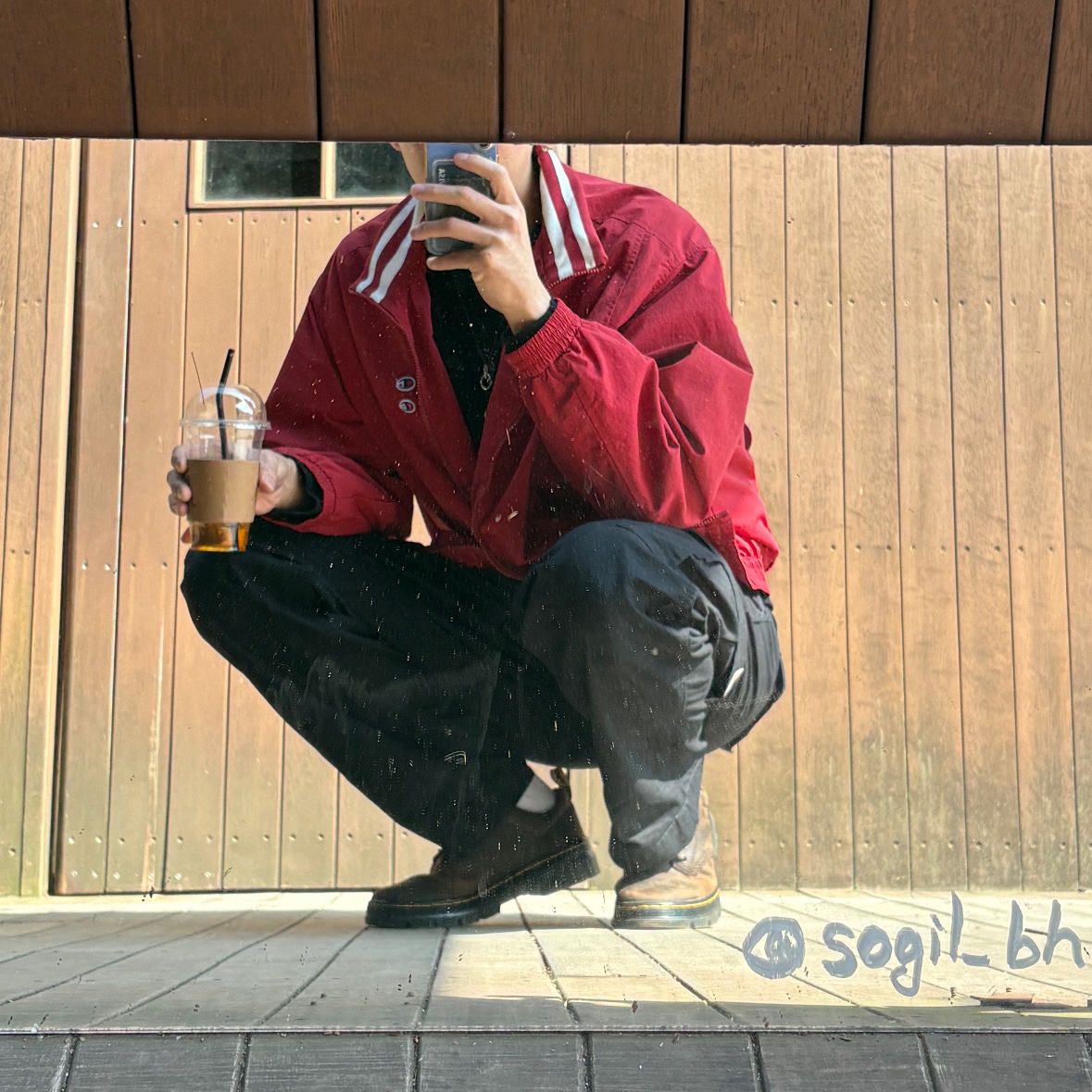 Zara x Champion Technical Patch Jacket Red, Carhartt WIP Columbia Ripstop Regular Cargo Pants Black 착용 스타일