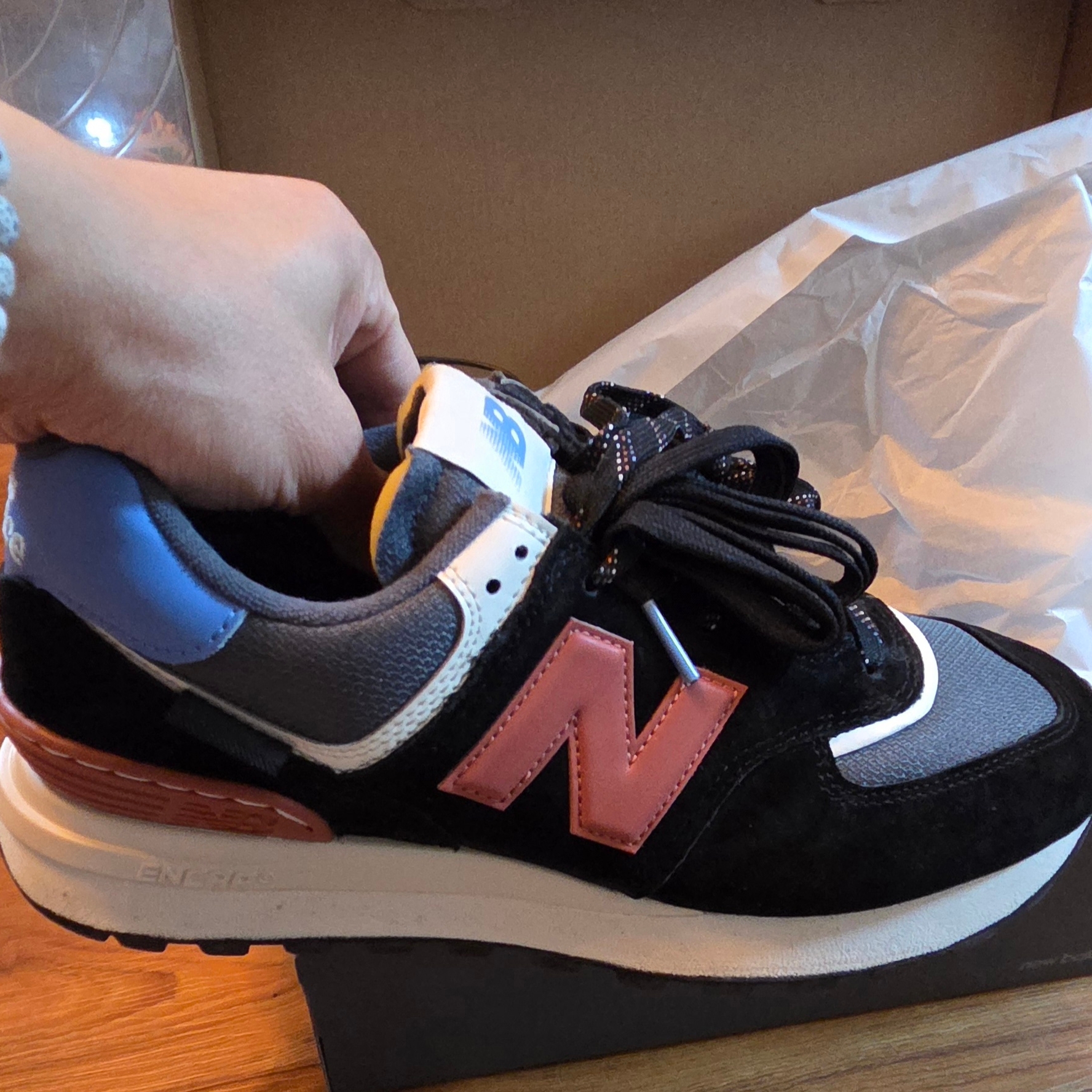 New Balance 574 Legacy Black 착용 스타일 - 3