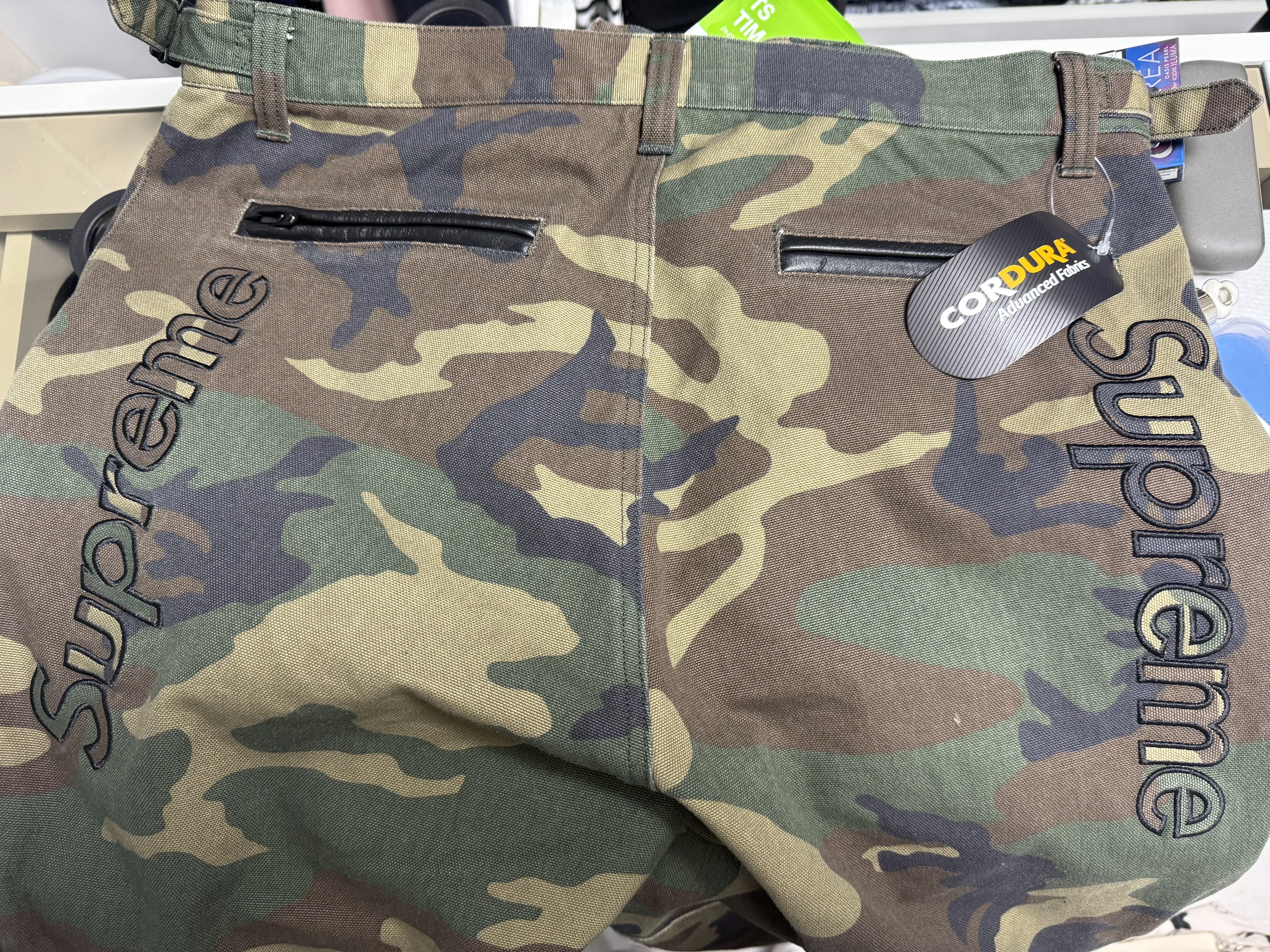 Supreme x Vanson Leathers Cordura Jacket Pink - 26SS, Supreme x Vanson Leathers Cordura Pant Woodland Camo - 26SS 착용 스타일 - 4