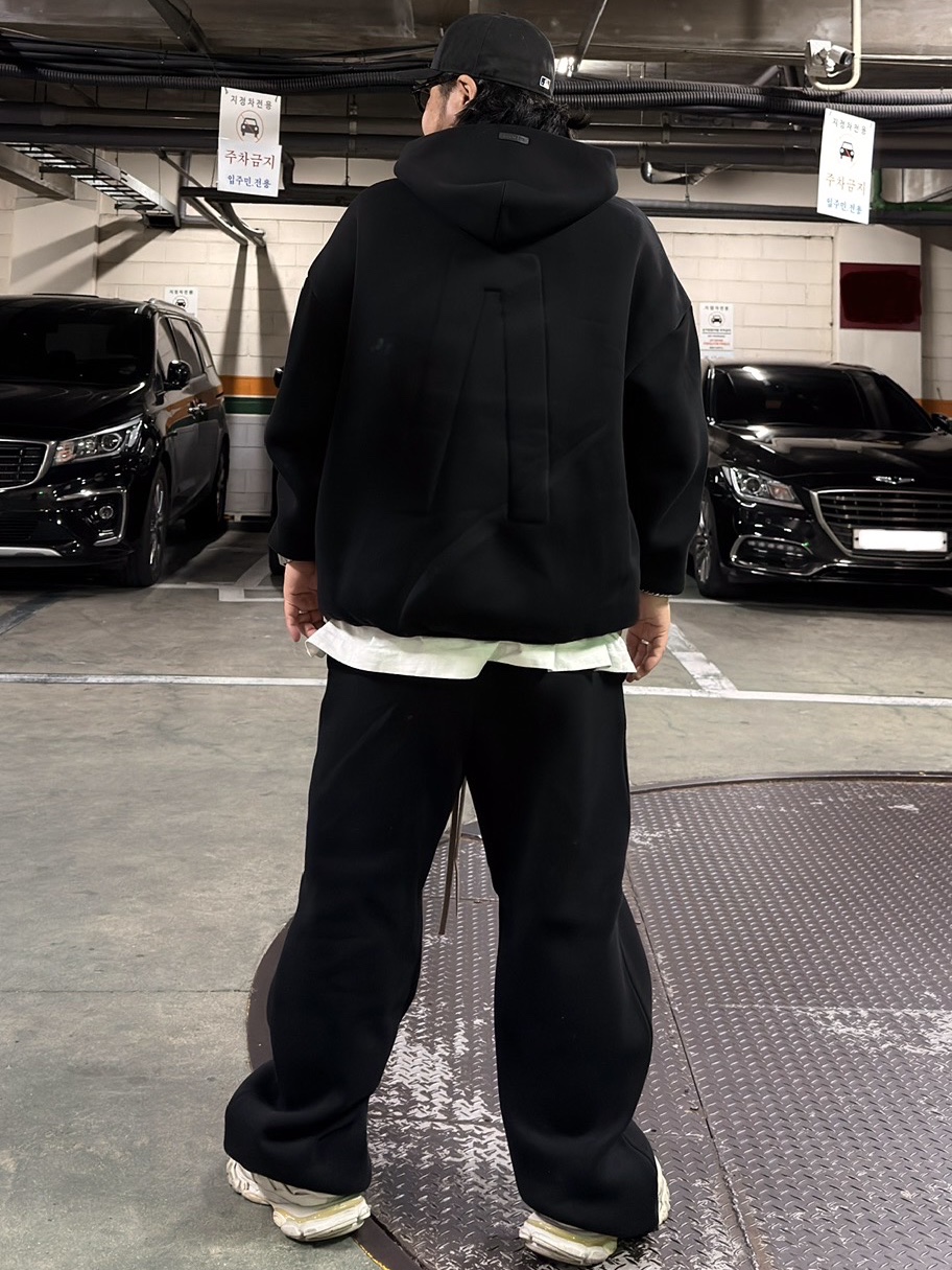 New Era x Fear of God Essentials MLB 59FIFTY Fitted Cap Black, Fear of God Athletics Zip Up Hoodie Melange Grey 착용 스타일 - 3