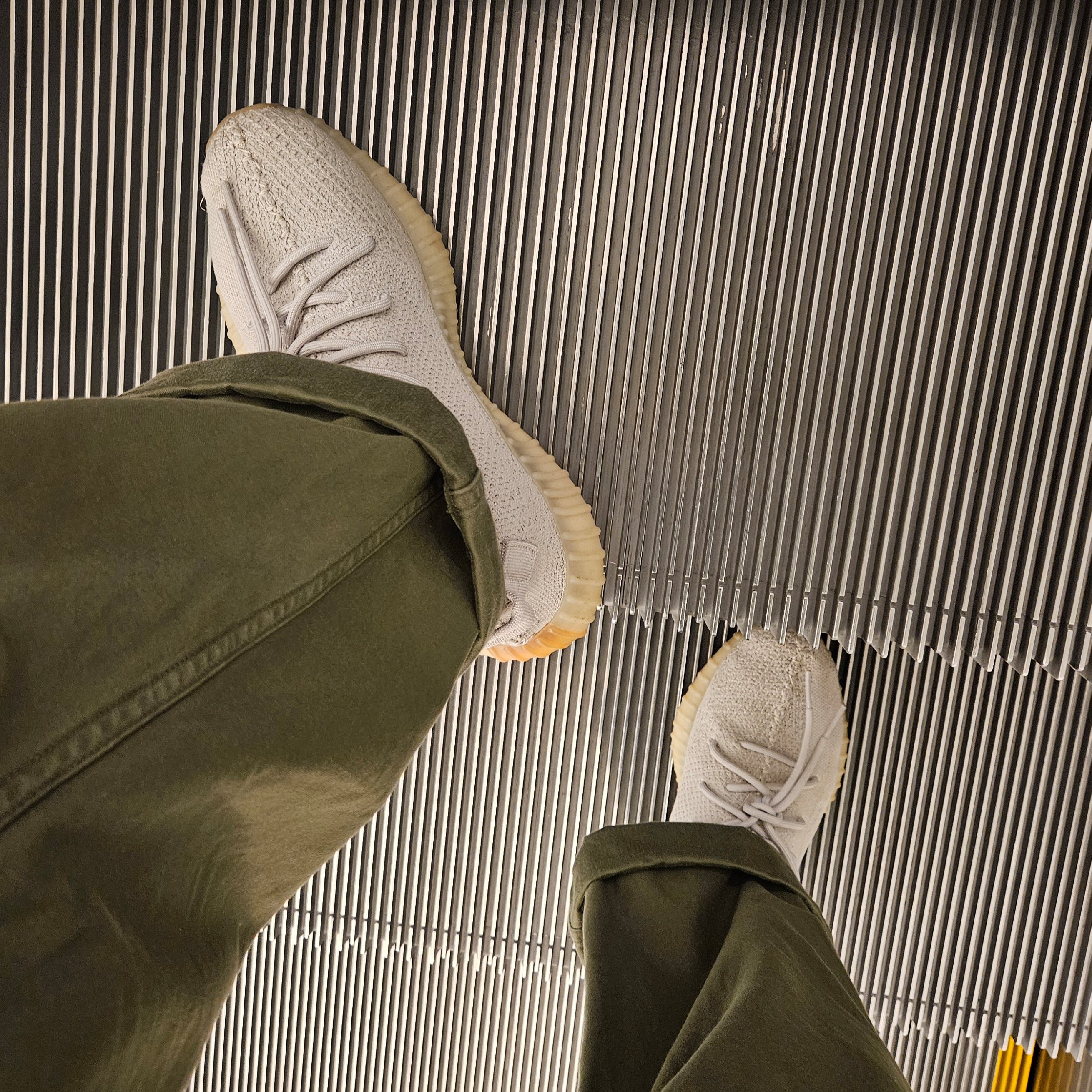 The North Face GTX Ball Cap Black, Samsung Galaxy Buds3 Pro Silver 착용 스타일 - 4