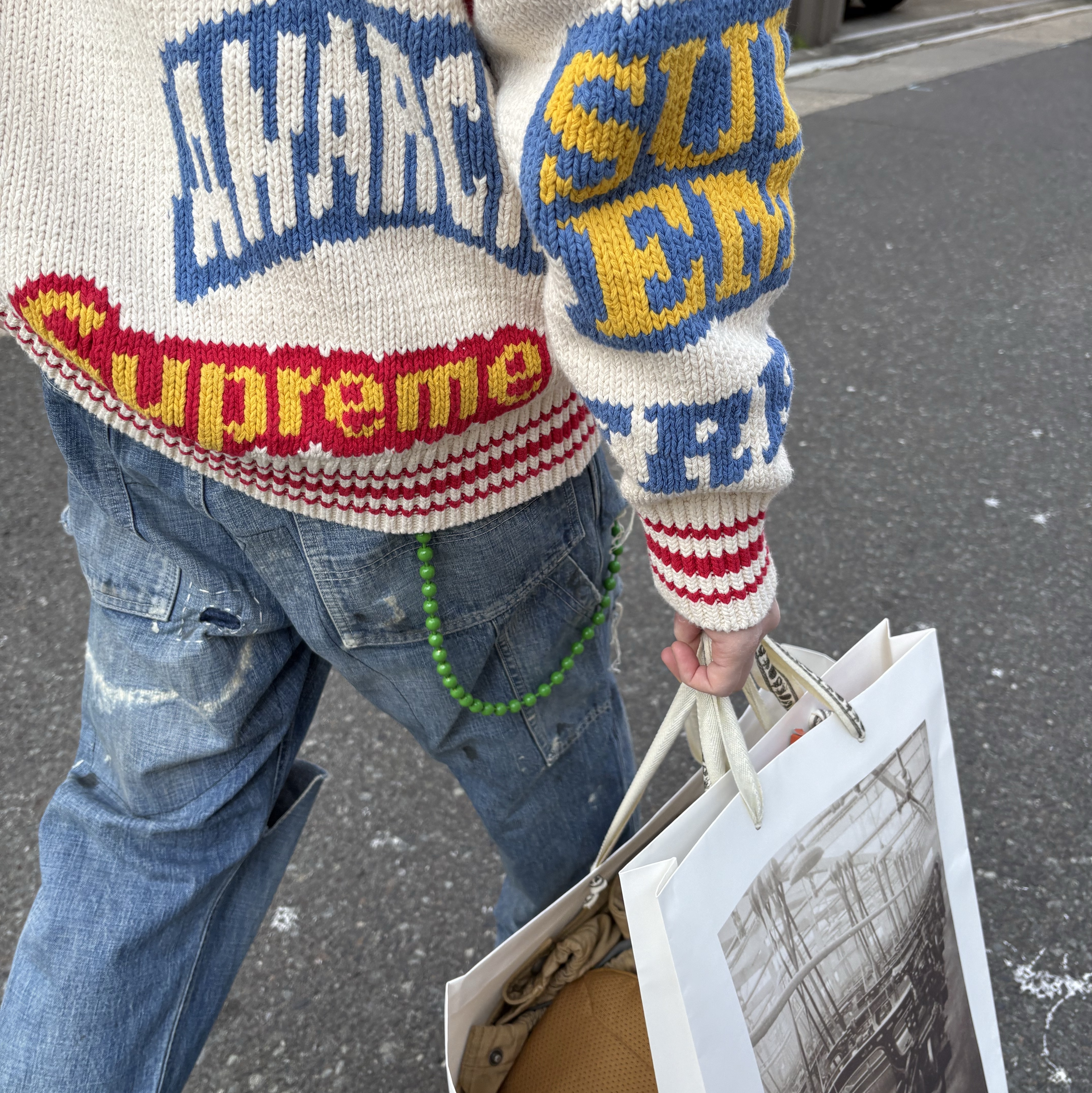 Rick Owens Vintage Sneakers Thulian Milk, Saint Mxxxxxx Painter Denim Pants Blue - 24SS 착용 스타일 - 1