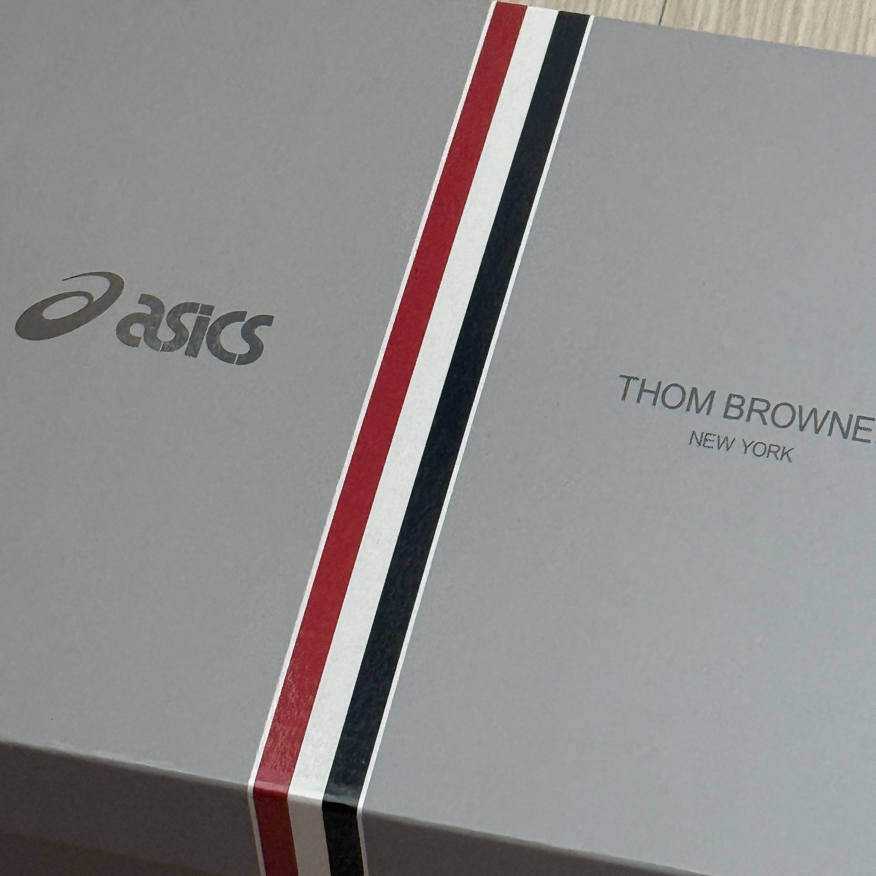 Asics x Thom Browne Gel-Kayano 14 Black 착용 스타일 - 1
