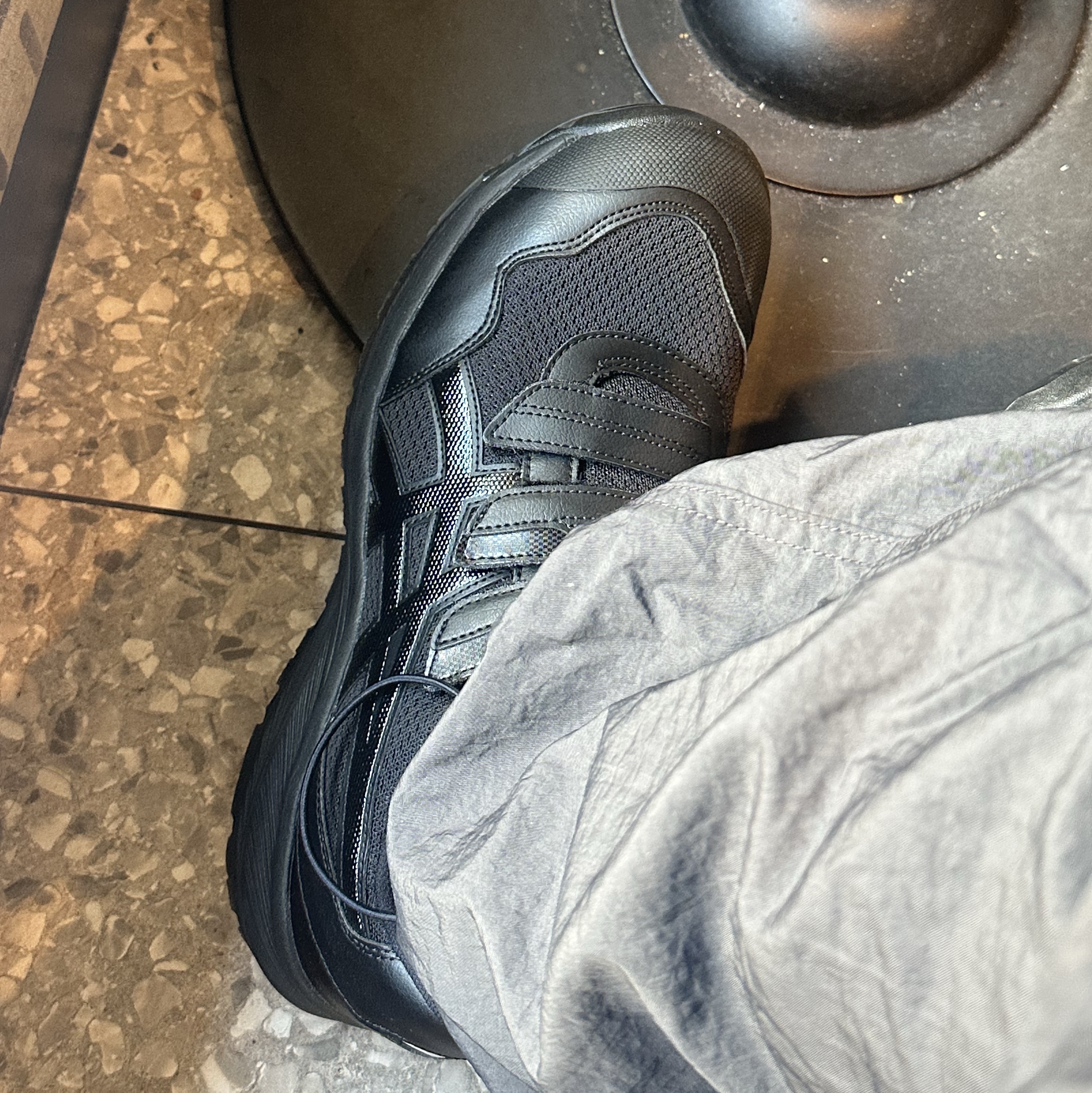 Asics Winjob CP215 Black 착용 스타일 - 2