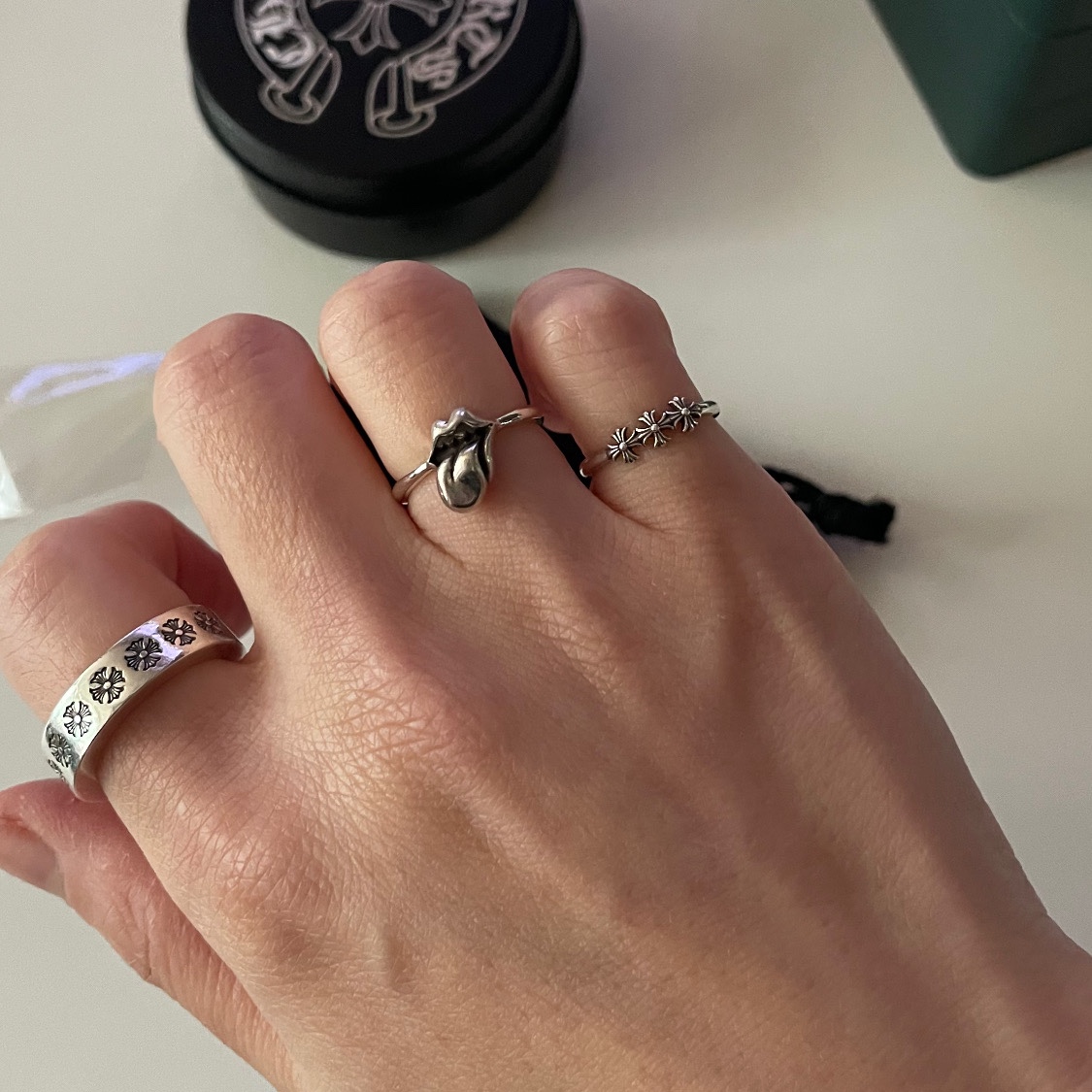 Chrome Hearts Spacer Forever Ring 6mm Silver 착용 스타일