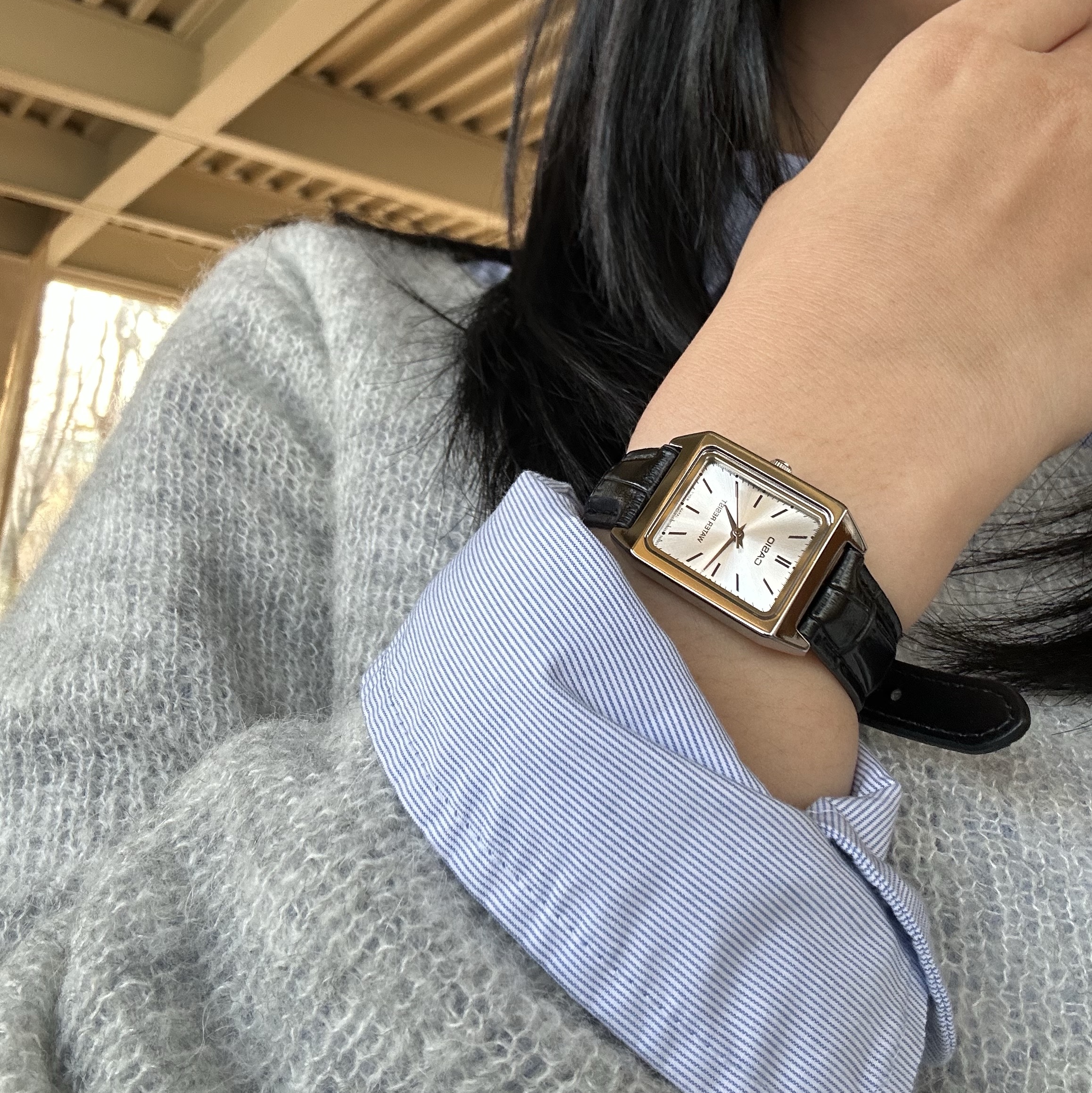 Casio LTP-V007L-7E1 착용 스타일