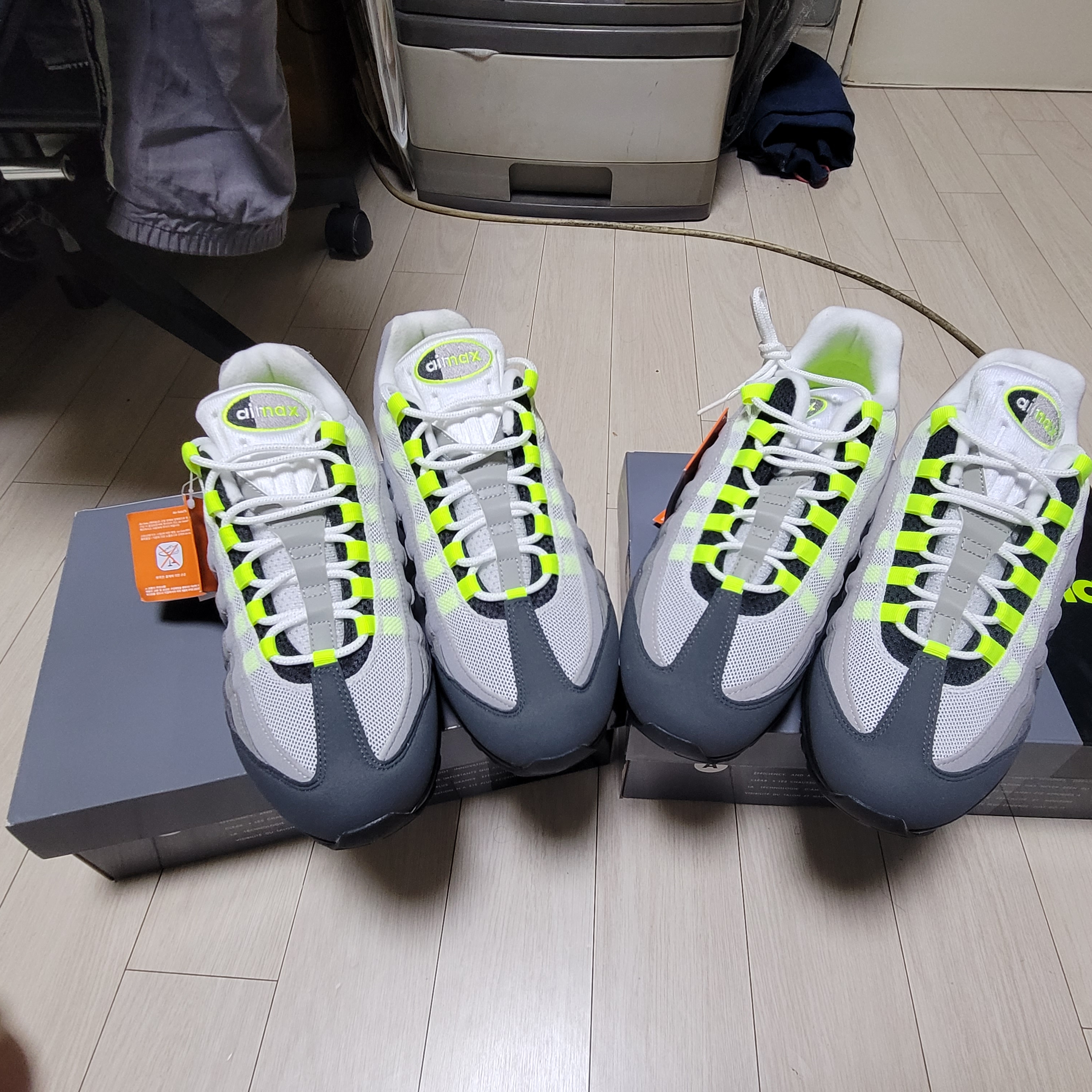 Nike Air Max 95 OG Neon 착용 스타일 - 2