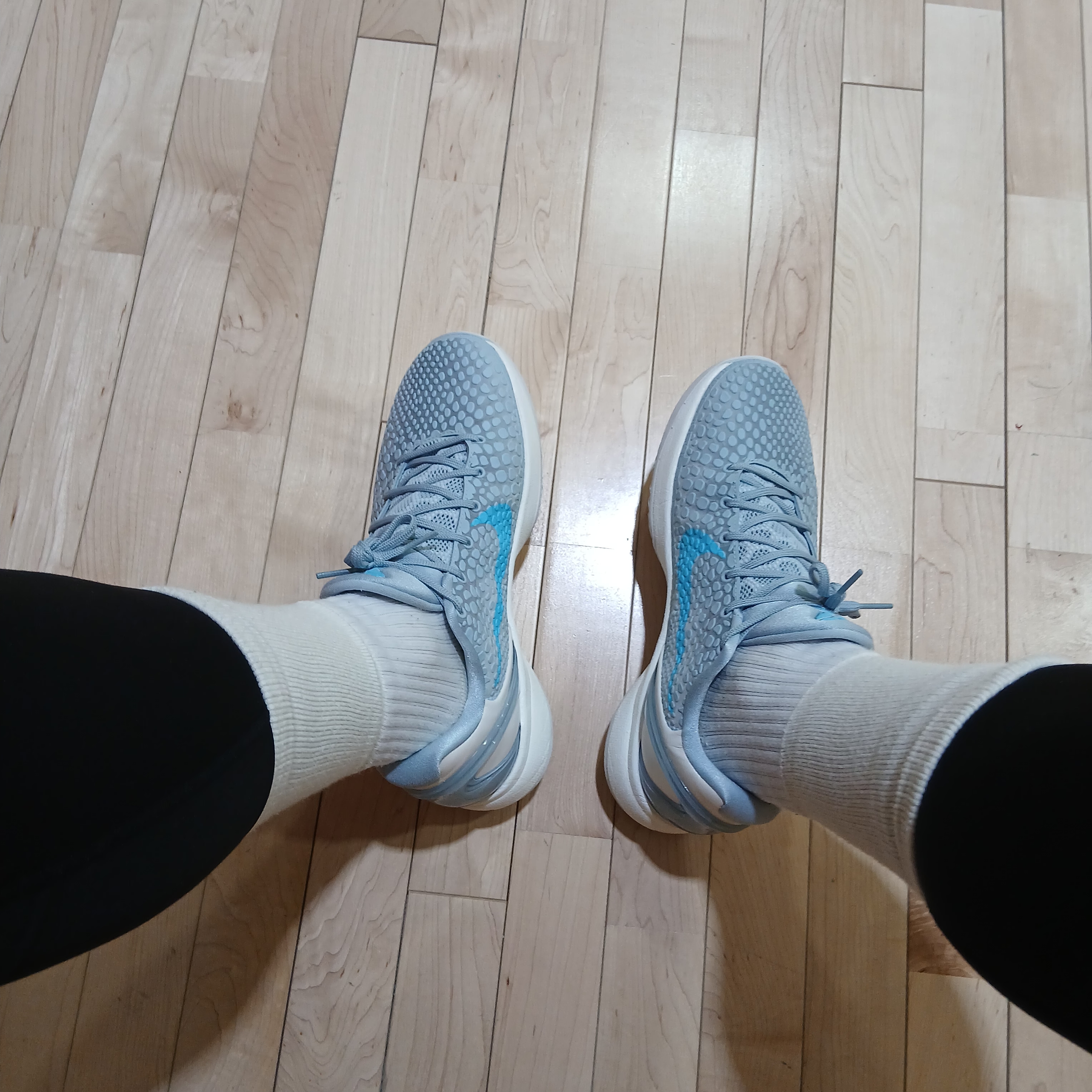 Nike Kobe 8 Protro Year of the Horse Light Crimson and Vivid Blue, Nike Kobe 6 Protro 3D Dark Grey Chlorine Blue 착용 스타일 - 3
