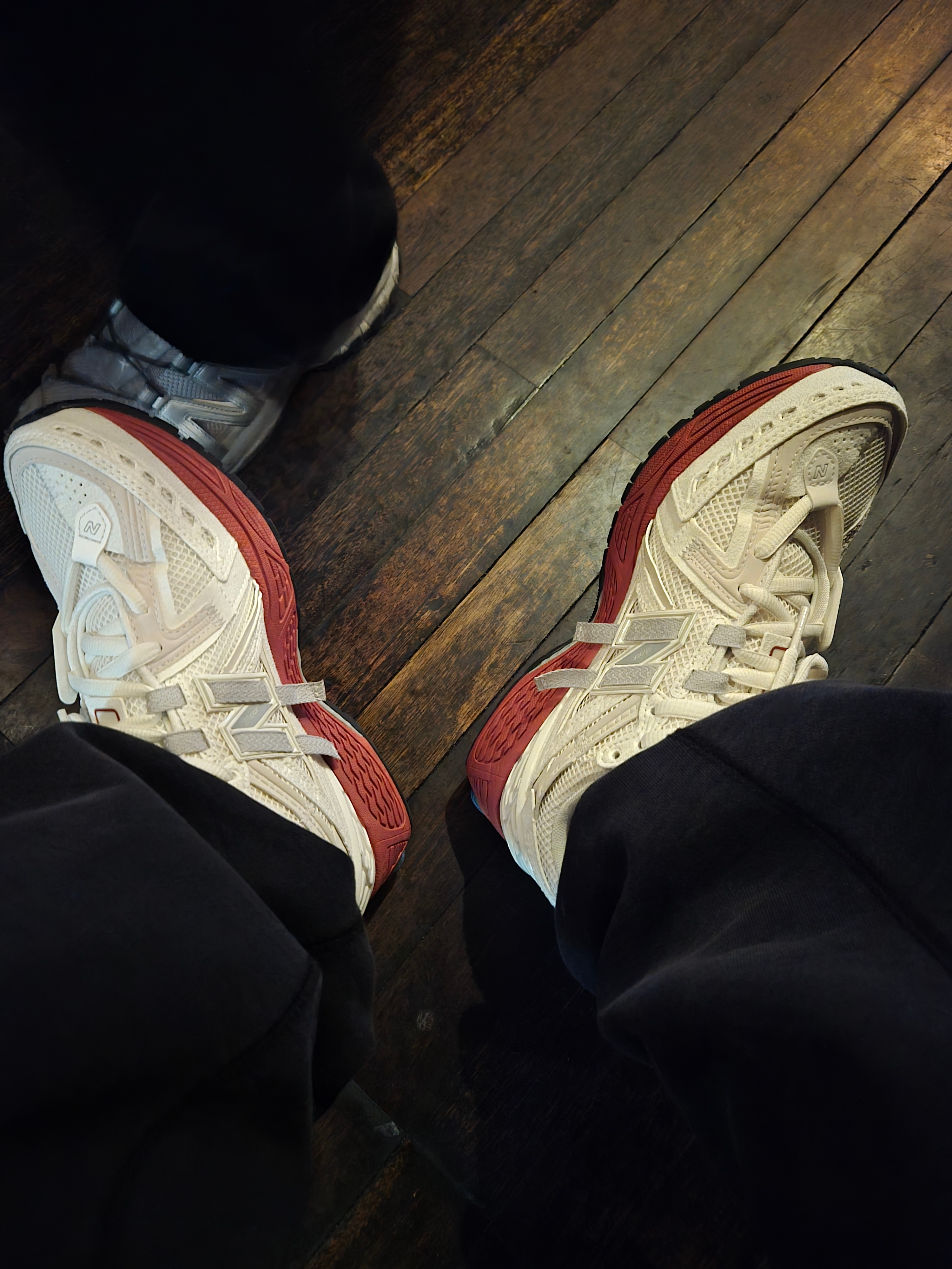 New Balance 1906A Sea Salt Moonbeam 착용 스타일