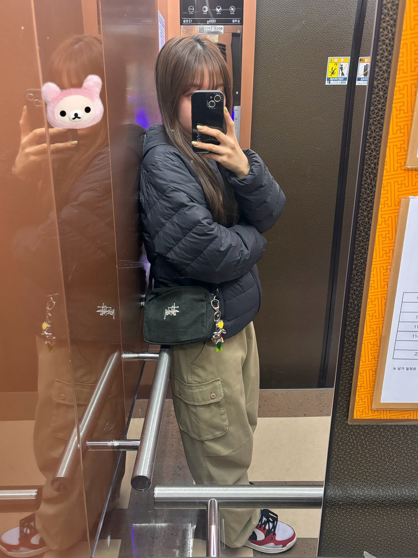 Stussy Canvas Side Pouch Washed Black 착용 스타일