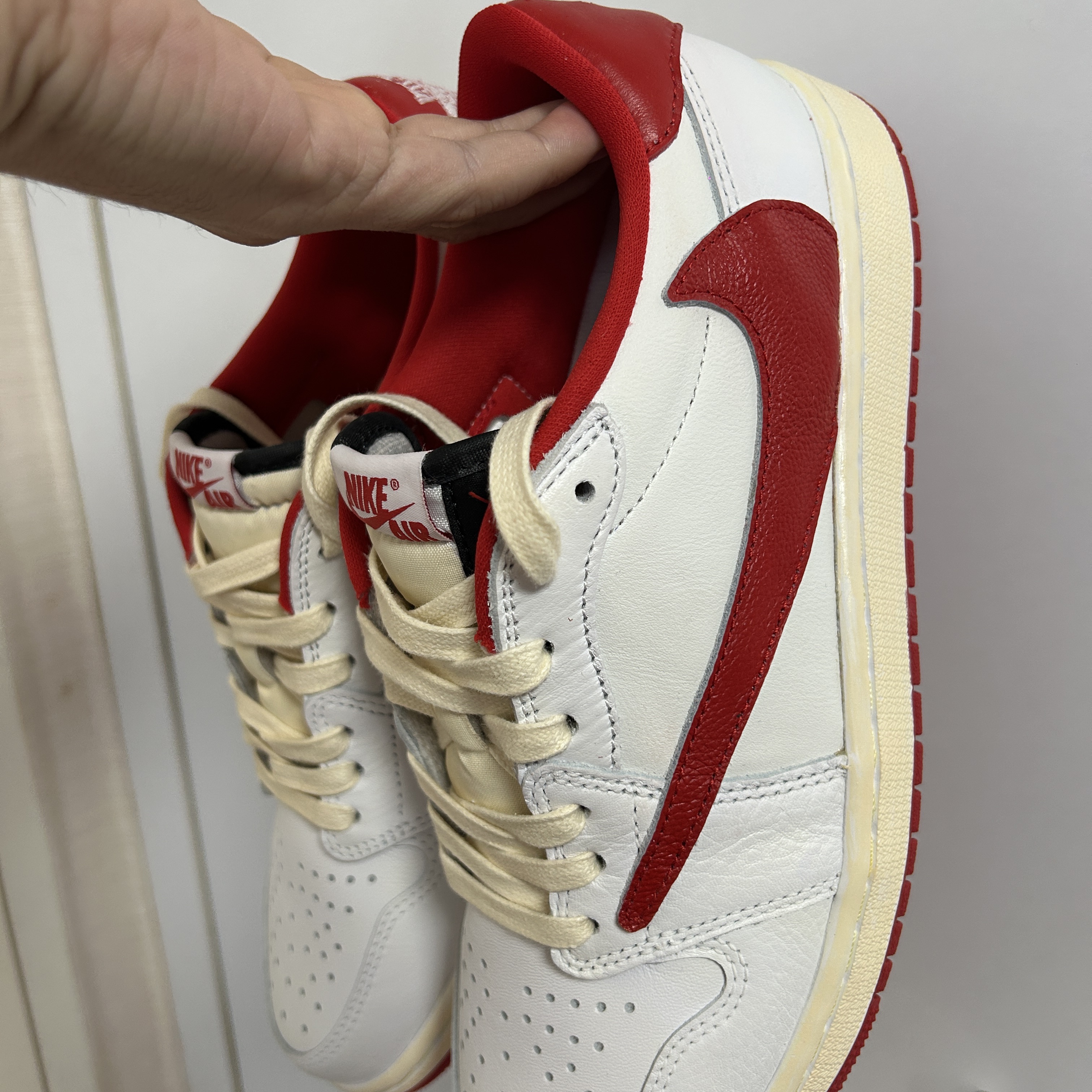 Jordan 1 Retro Low OG University Red 착용 스타일 - 2