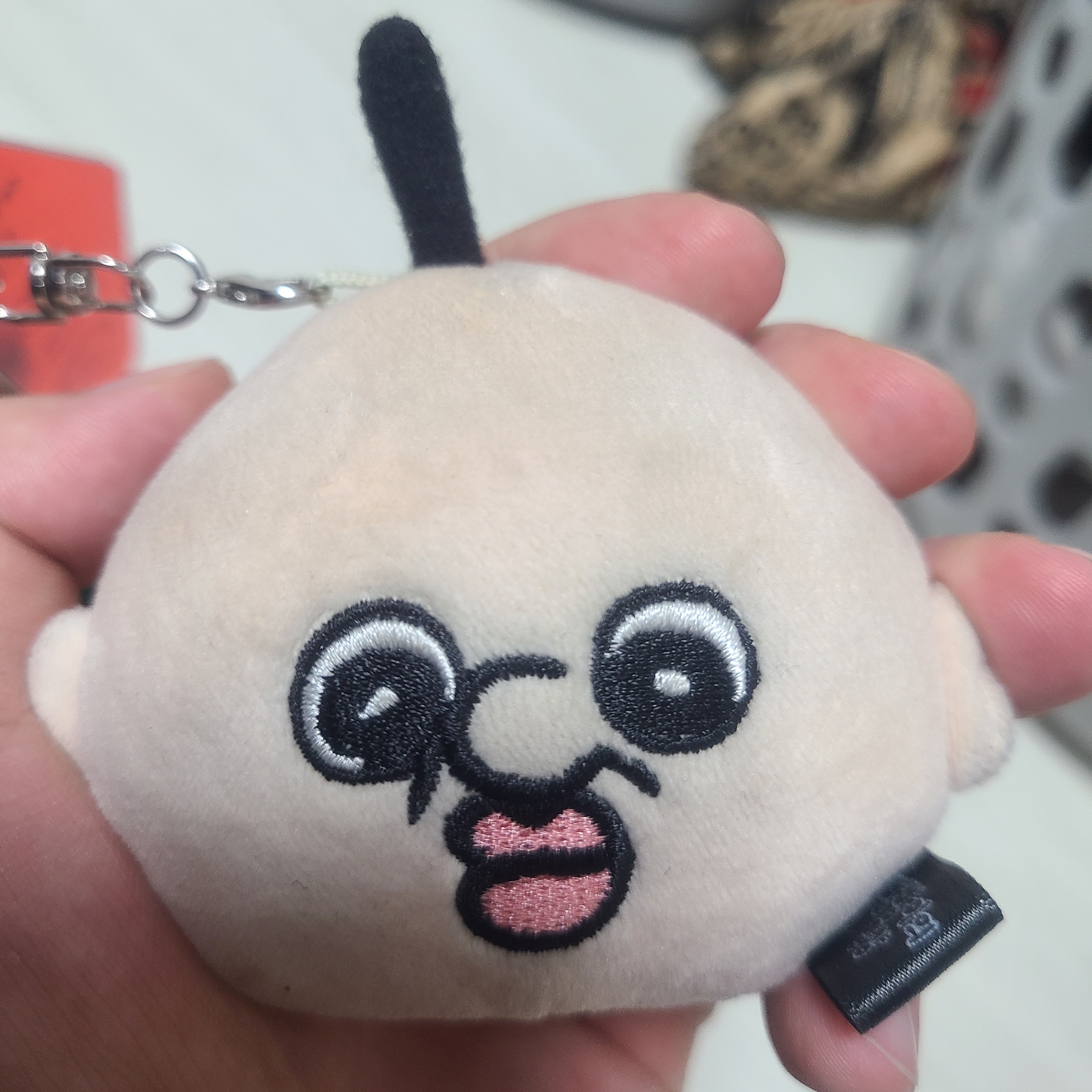 Bbangbbang Merrong Face Keyring 착용 스타일